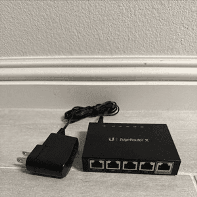 Ubiquiti Networks ER-X EdgeRouter X 5-Port Gigabit Wired Router ERX 1000 Mbps
