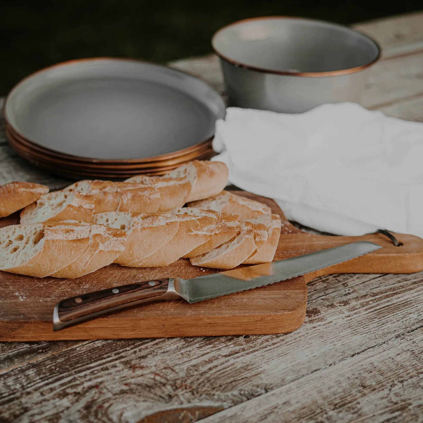 No. 9 Bread Knife — Barebones