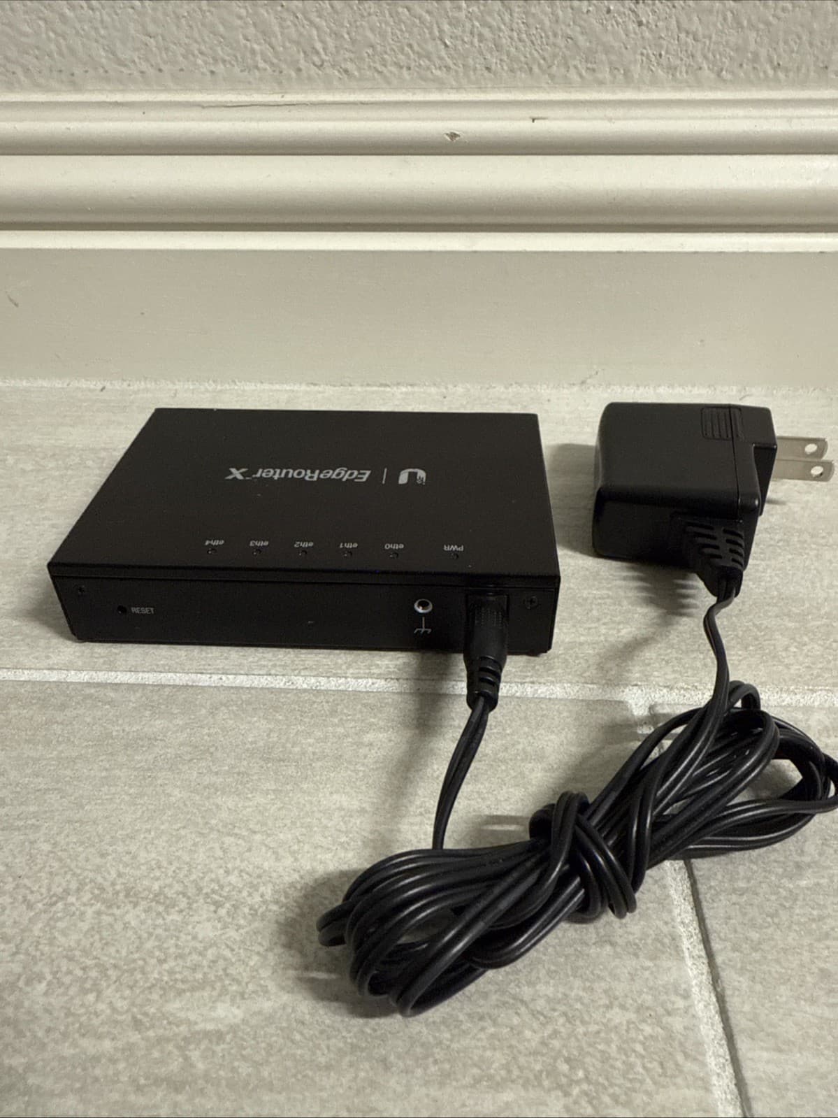 Ubiquiti Networks ER-X EdgeRouter X 5-Port Gigabit Wired Router ERX 1000 Mbps - Image 4