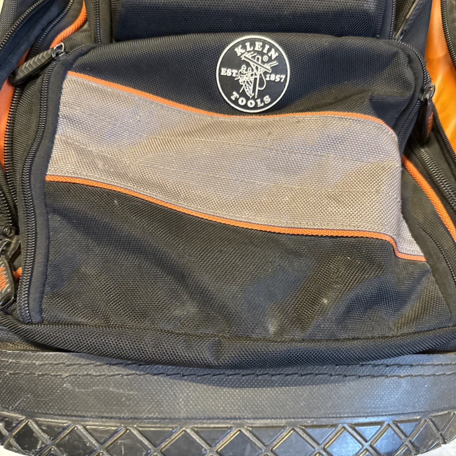 KLEIN 55603 TRADESMAN PRO TABLET BACKPACK used - Image 3