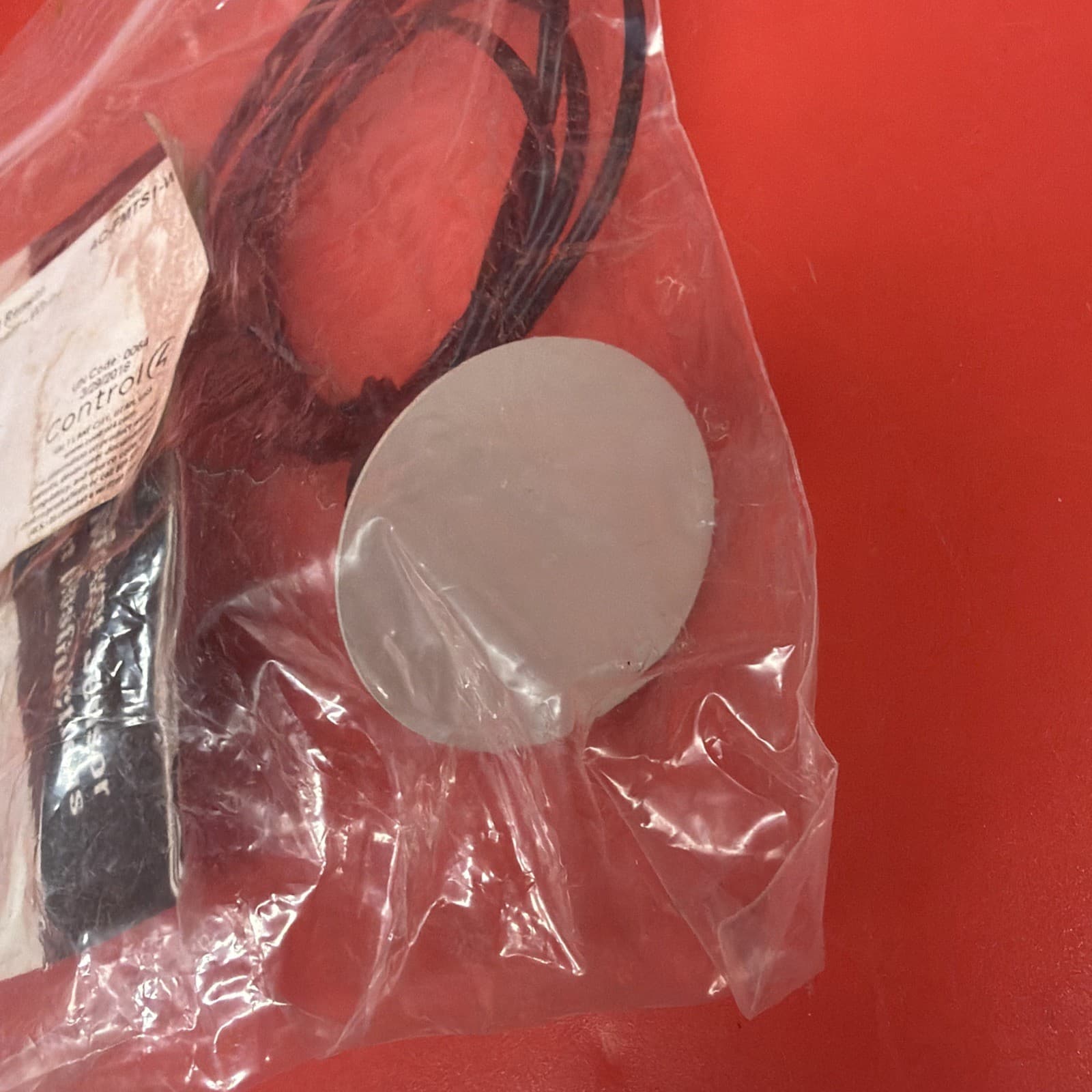 Control4 AC-FMTS1-W Flush Mount Temperature Sensor White - Image 3