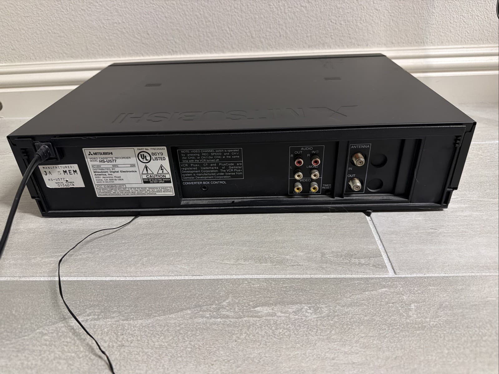 Mitsubishi HS-U577 VCR VHS Player / Recorder - Image 9