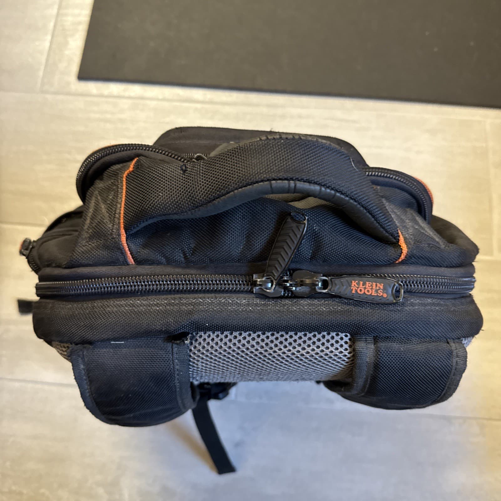 KLEIN 55603 TRADESMAN PRO TABLET BACKPACK used - Image 15