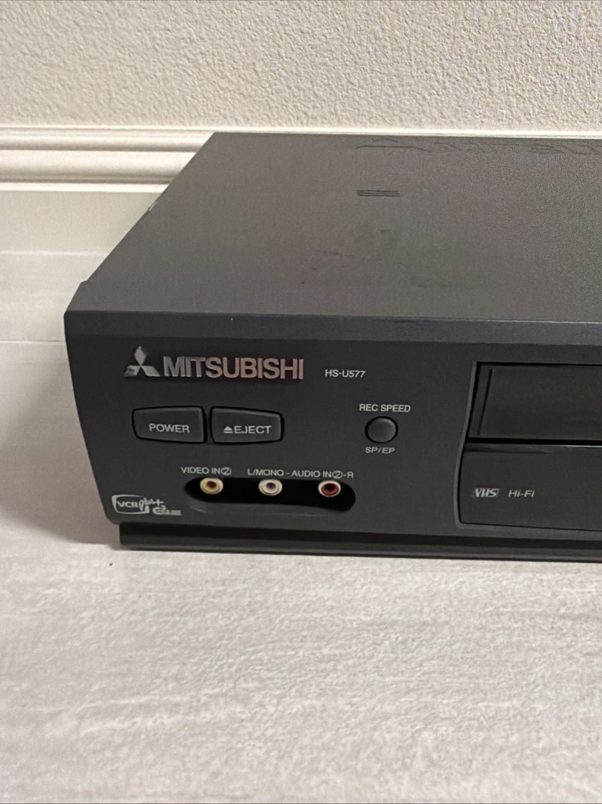 Mitsubishi HS-U577 VCR VHS Player / Recorder - Image 2