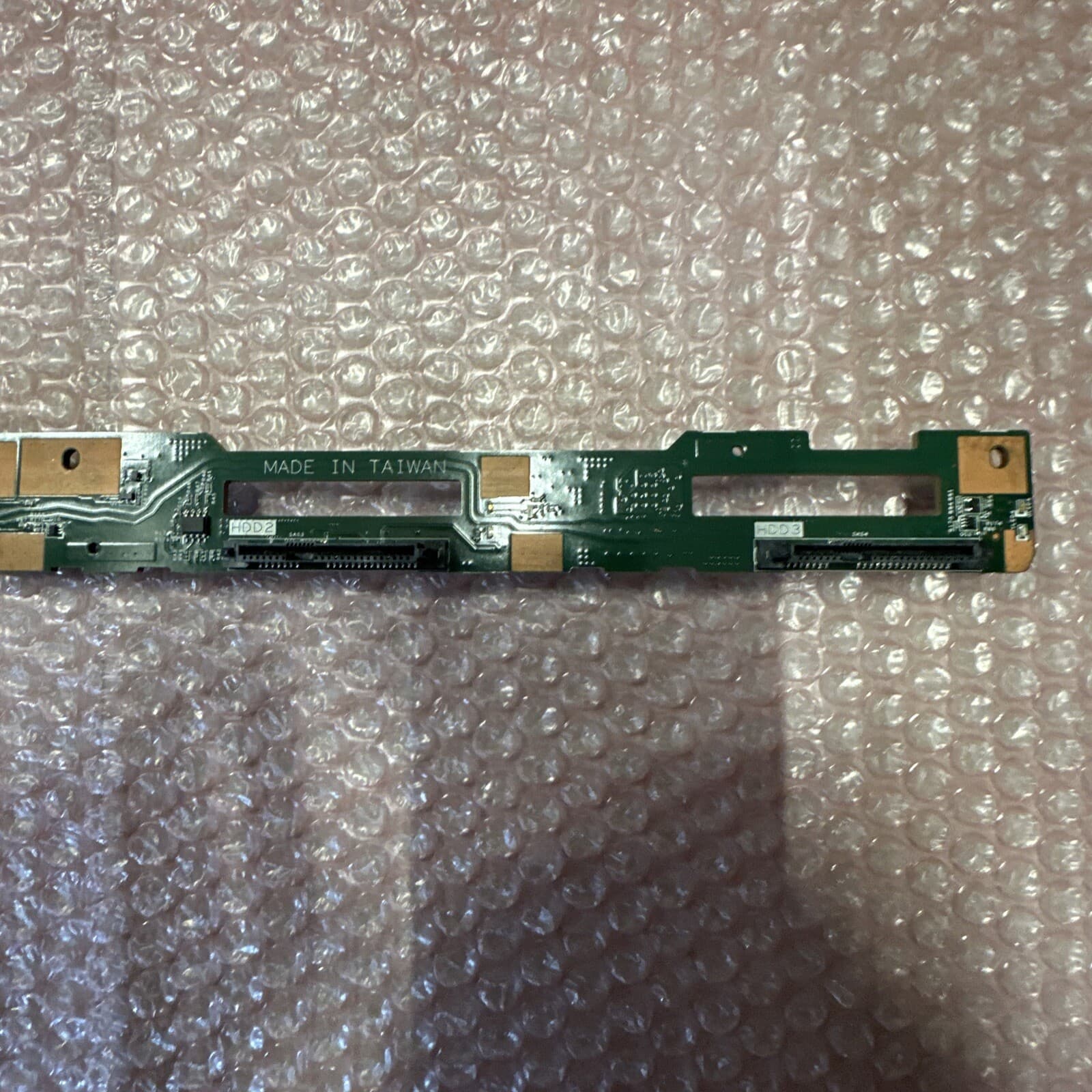 Lenovo SR630 01GV279 SC57A01985 4 Bay 3.5" Hard Drive Backplane Board - Image 9
