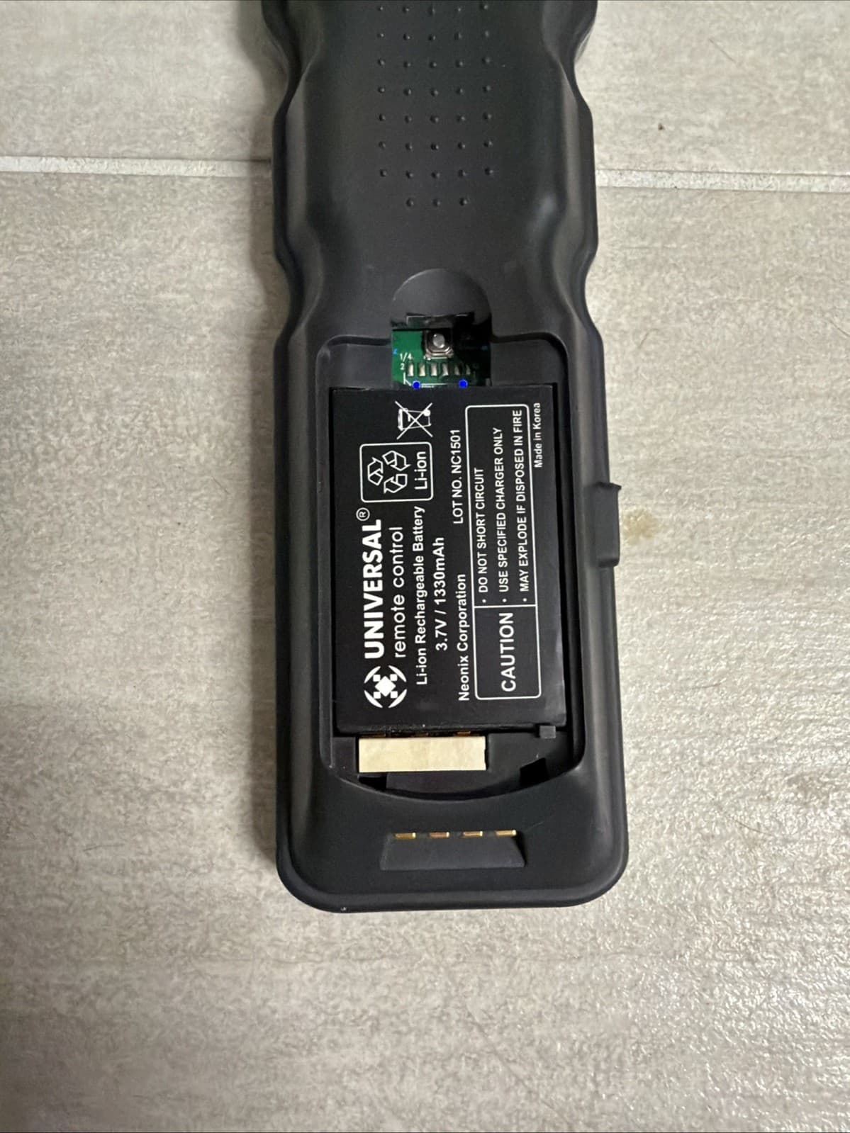 Universal Remote (URC) MX-980 Remove Control with Charging Base & Battery Black - Image 7