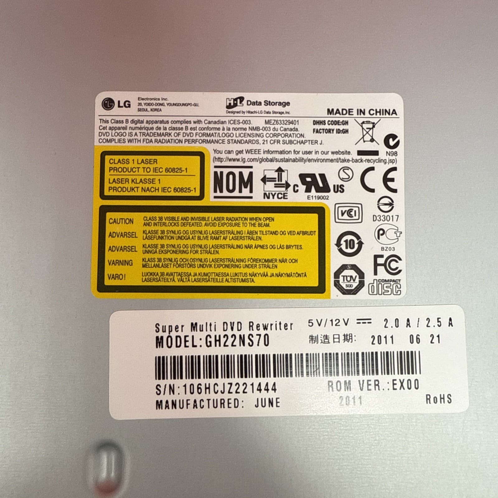 LG Super Multi DVD Rewriter Burner 5.25" SATA Optical Drive, GH22NS70 Black 8x - Image 2