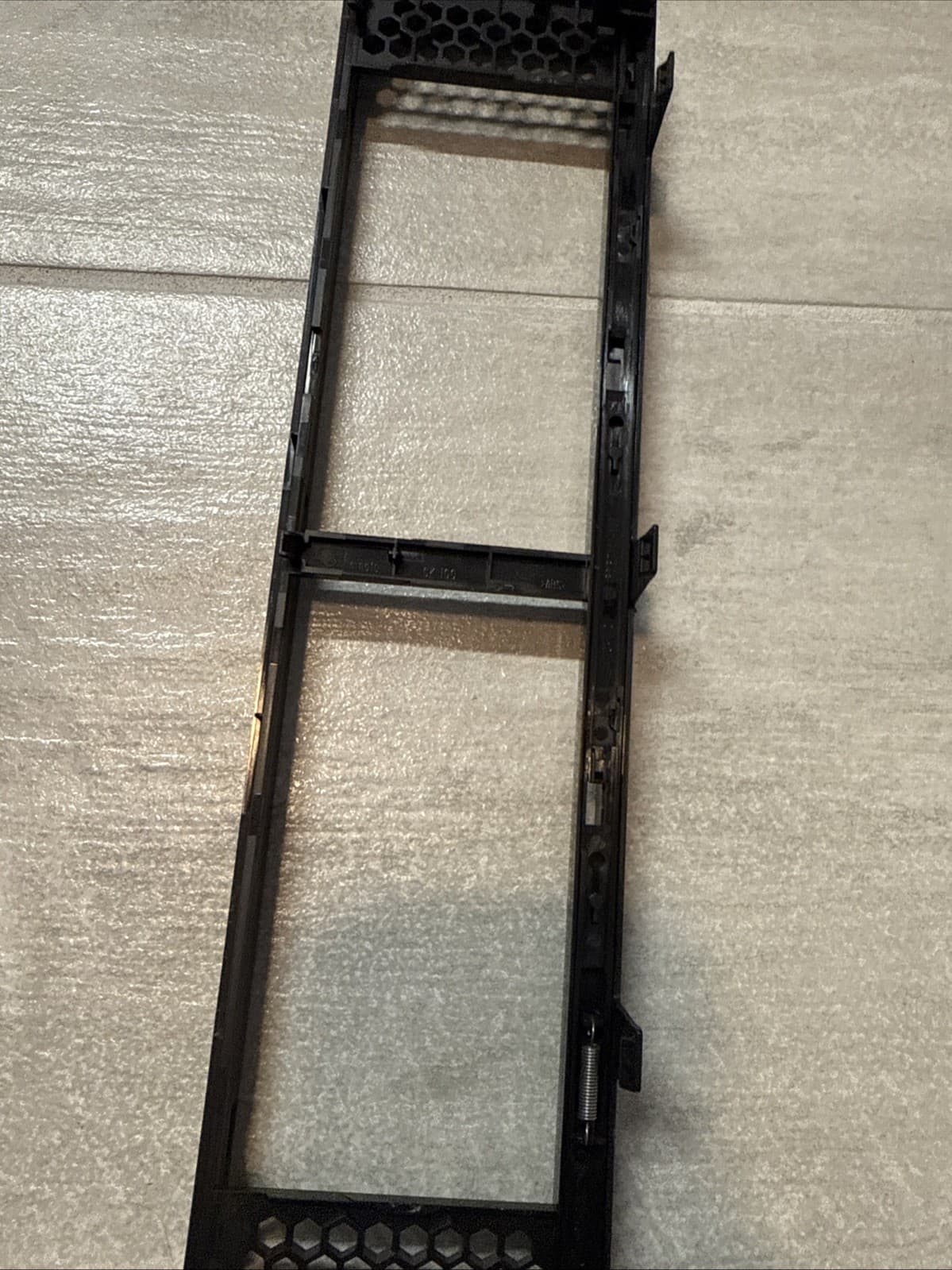 IB51FTN00-600 Dell Precision 5820 Hard Drive Front Panel - Image 7
