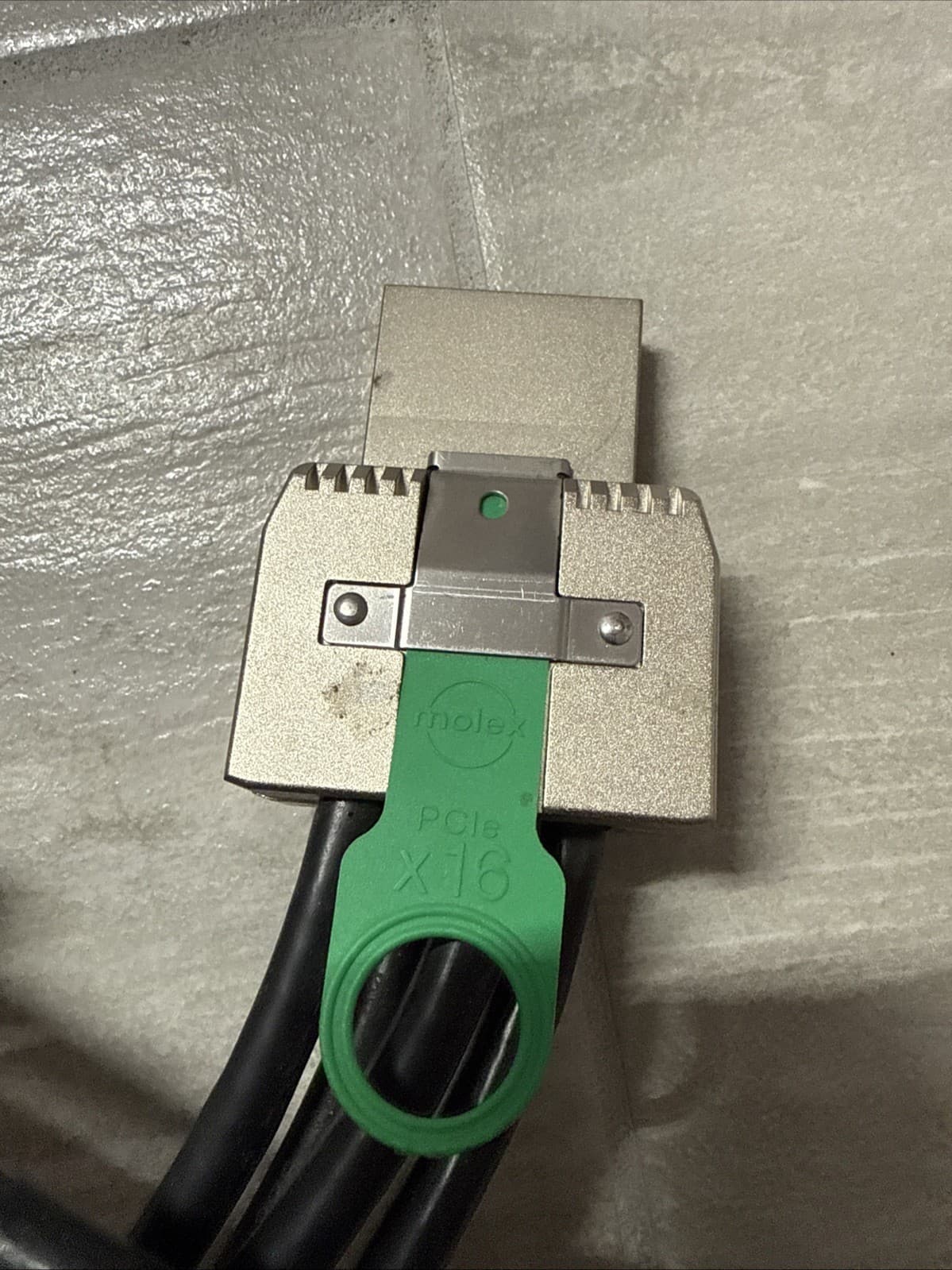 Molex 74546-1601 PCie x16 Cable - 3 Feet Long - Pre-owned Black - Image 3