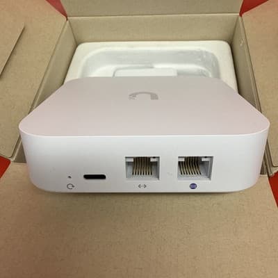 Ubiquiti Networks UXG-Lite Dual-Band 802.11a Gateway Lite Wi-Fi Router, White - Image 2