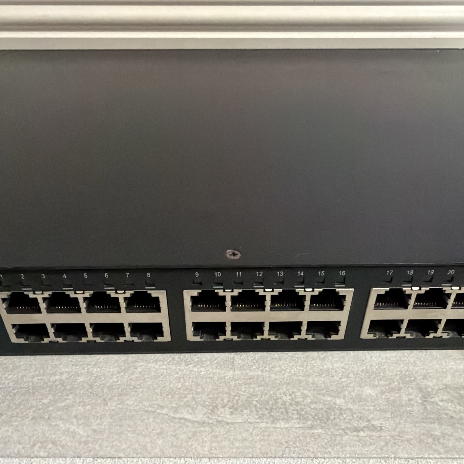 Pakedge 24 Port Layer 3 Lite Managed Switch PoE+ 370W 4x 10G SFP+ S3L-24P - Image 10