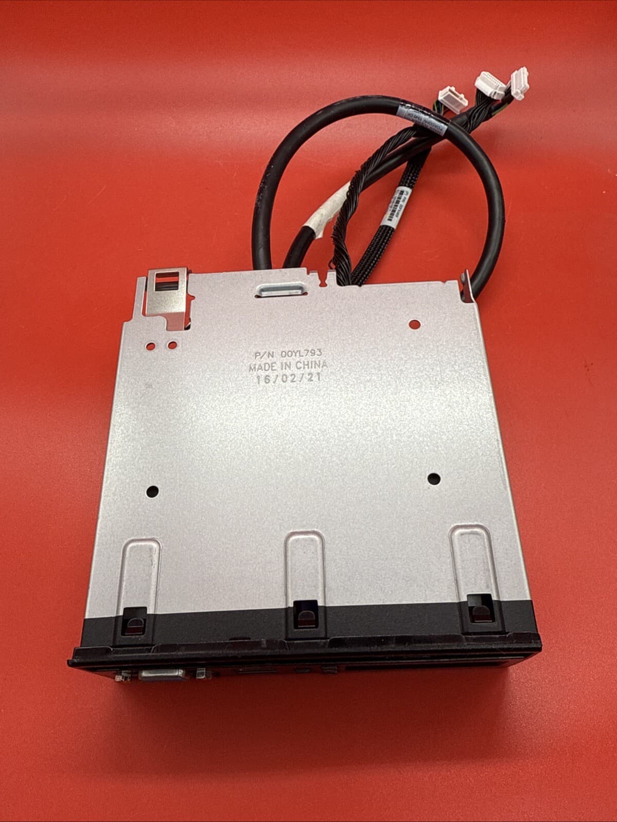 IBM 00YL796 N34730E 00KG408 00FK469 00KC970 X3250 X3550 M5 Display VGA Cage - Image 9