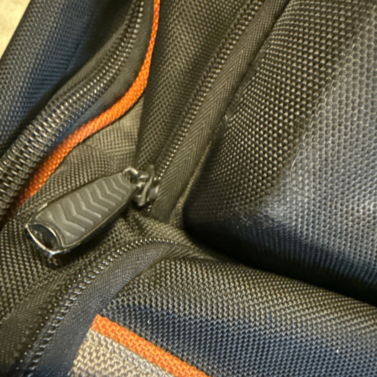 KLEIN 55603 TRADESMAN PRO TABLET BACKPACK used - Image 10