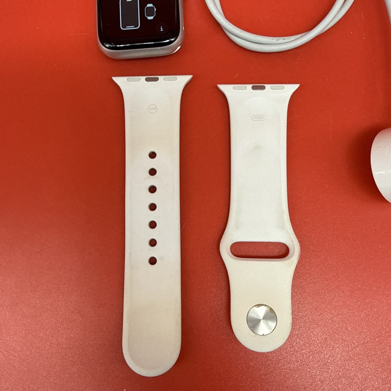 Apple Watch Series 5 40mm Aluminium Case with White Sport Band - S/M GPS + LTE - Image 6