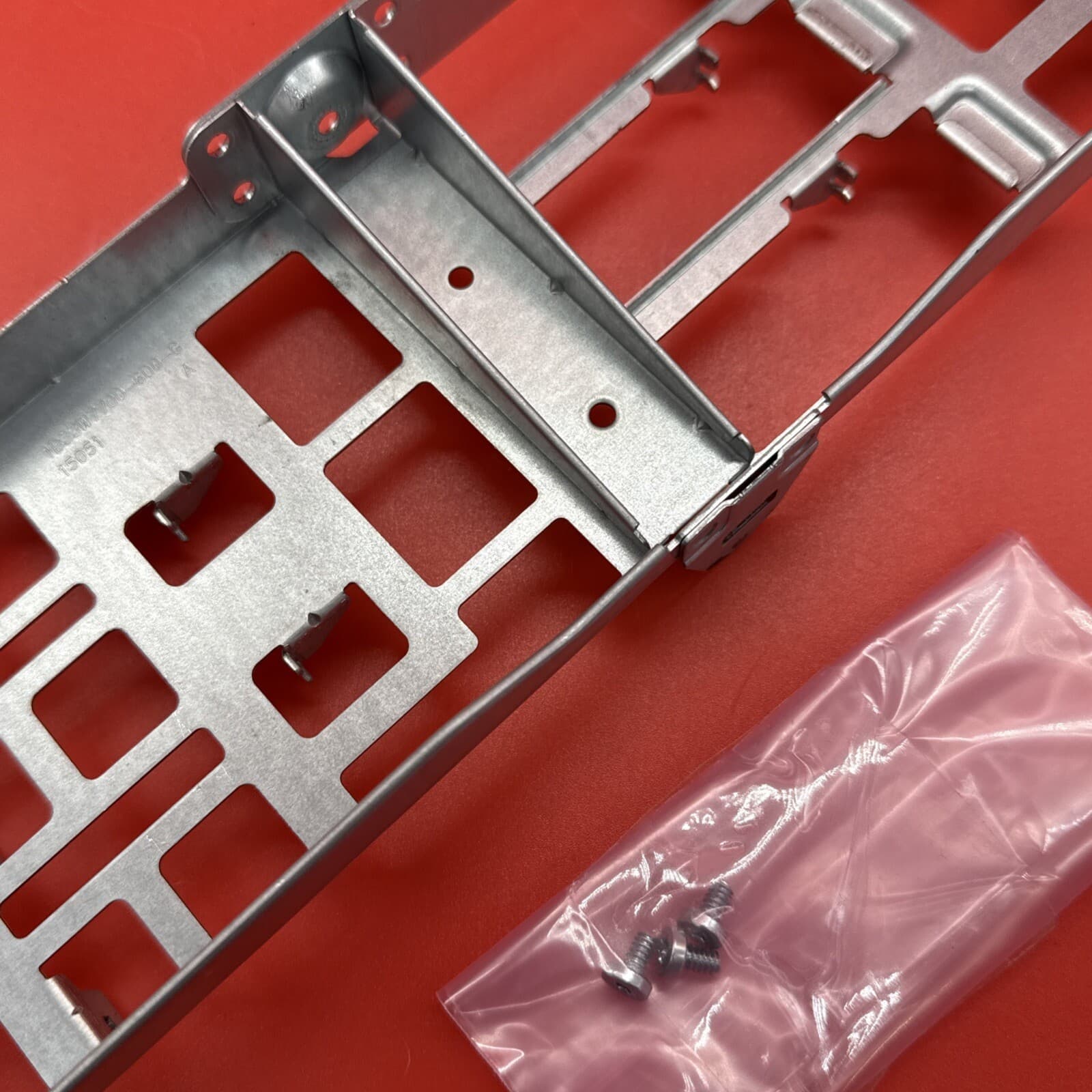 HPe 12 Bay LFF Backplane Bracket With Mounting Screws 875082-001 Board - Image 3