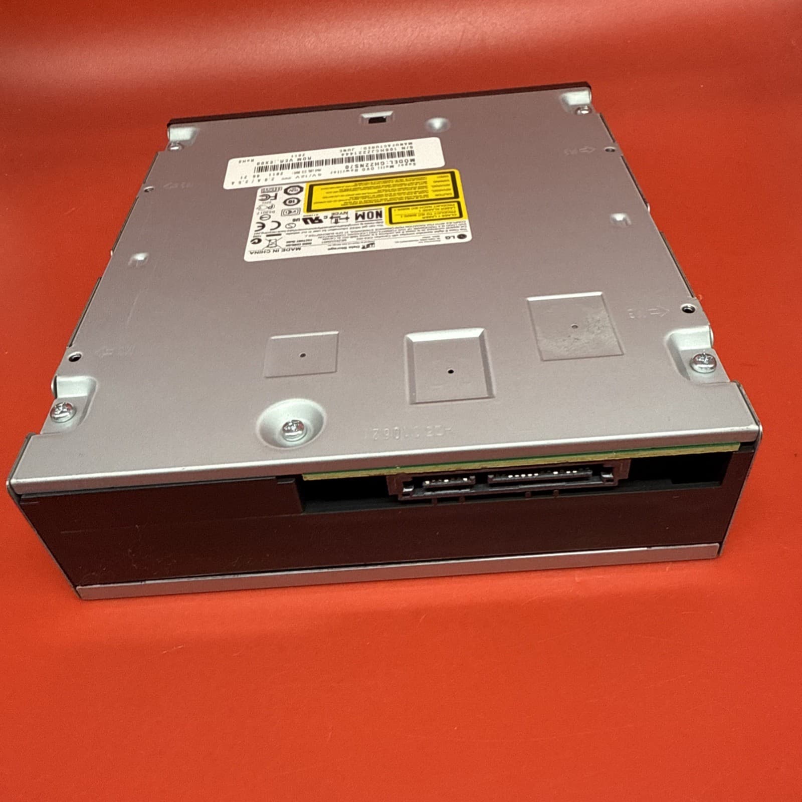 LG Super Multi DVD Rewriter Burner 5.25" SATA Optical Drive, GH22NS70 Black 8x - Image 4