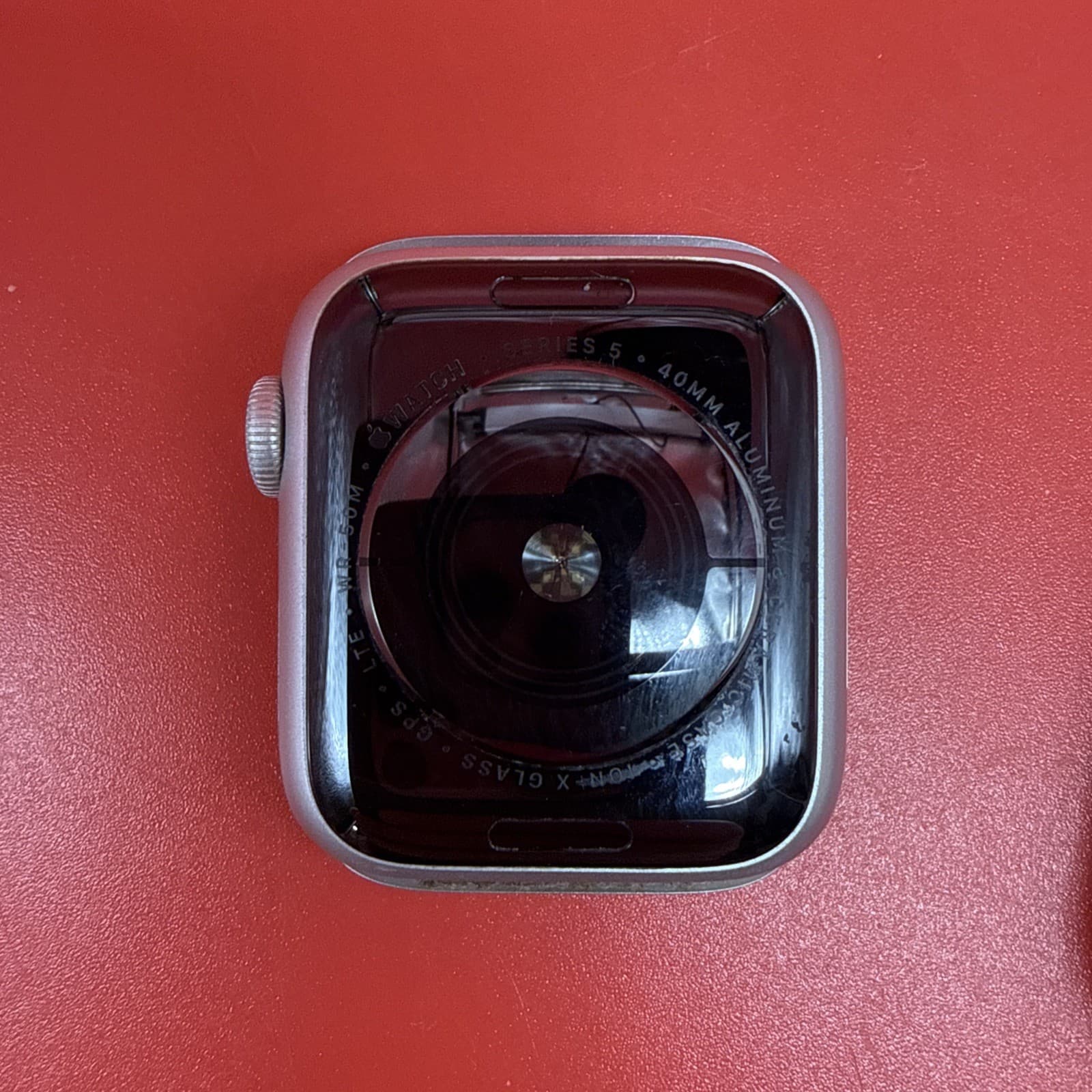 Apple Watch Series 5 40mm Aluminium Case with White Sport Band - S/M GPS + LTE - Image 7