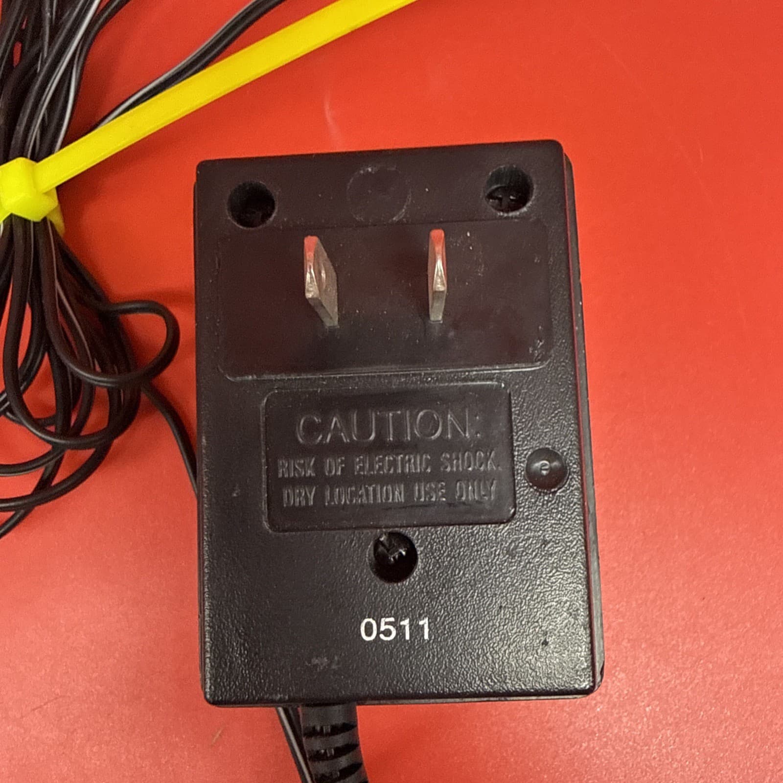 LKG Industries Universal AC Adapter BE 227 120VAC 60Hz 11w - Image 4