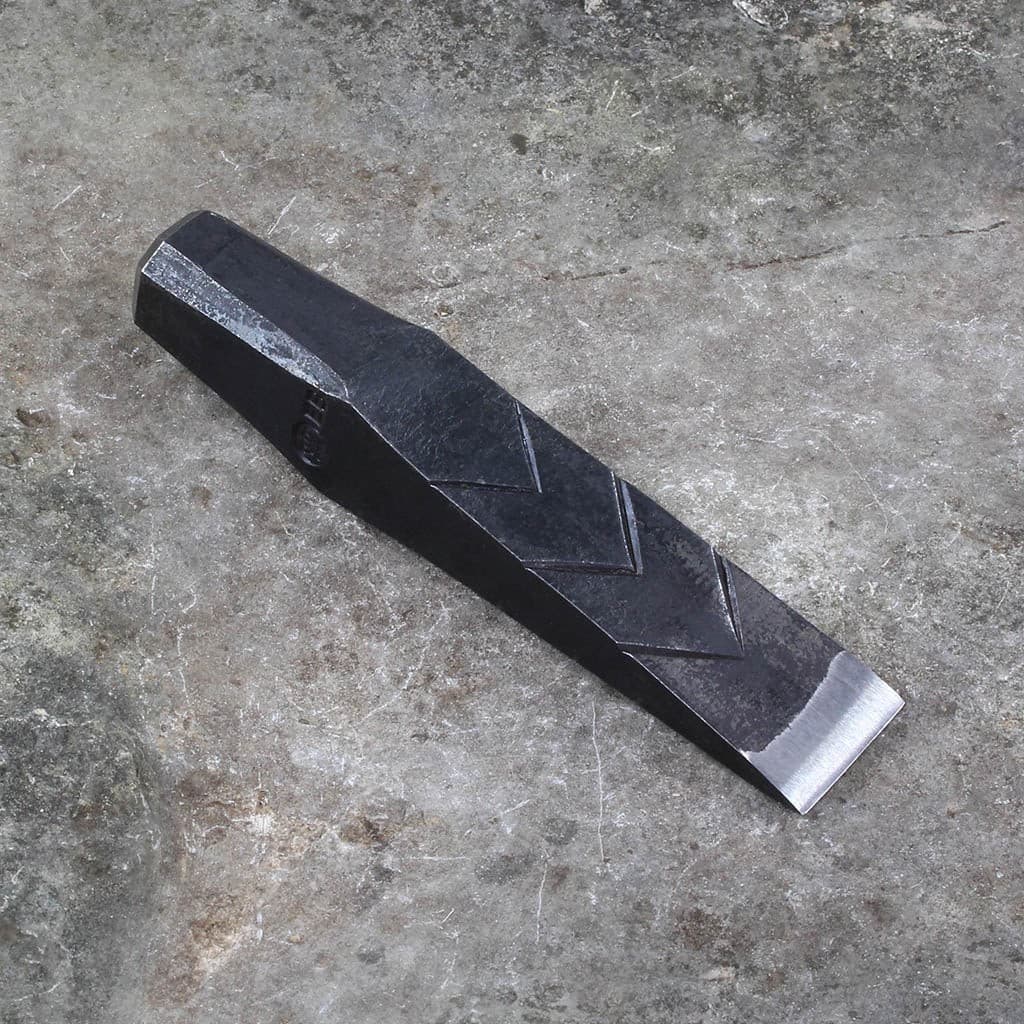 Gränsfors Bruk Twisted Splitting Wedge Axe Hand-Forged Hickory Handle NEW - Image 2