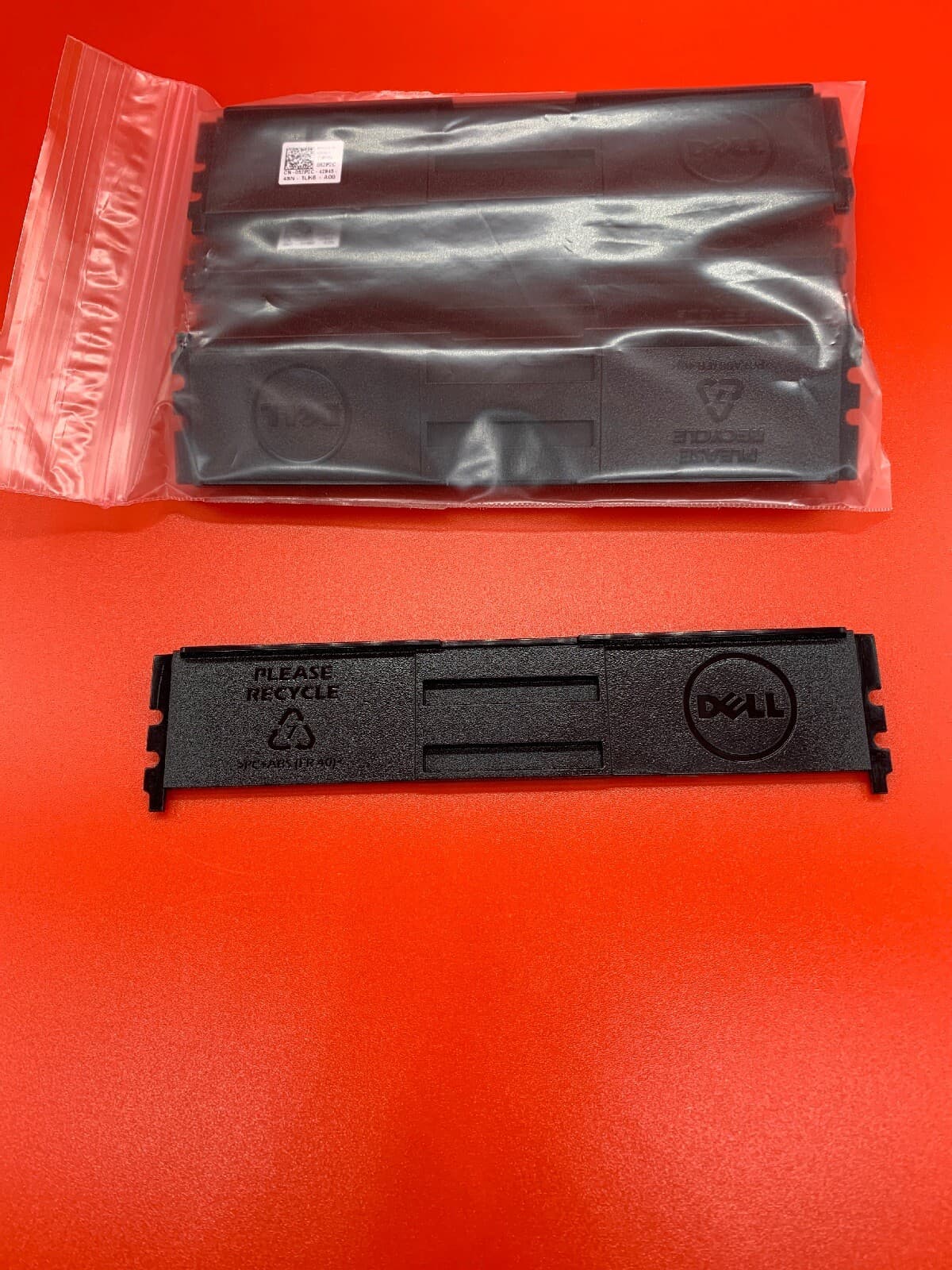 Dell 52P2C 052P2C U701F 0U701F DDR3 RAM Slot Filler - Qty 8 Cover 5M8WD / 05M8WD - Image 3