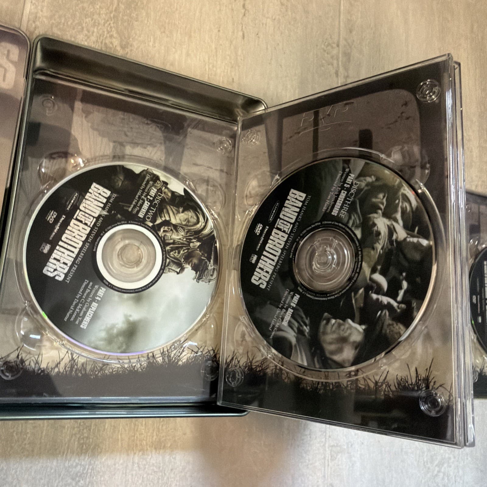 Band of Brothers (DVD, 2002, 6-Disc Set) - Image 6