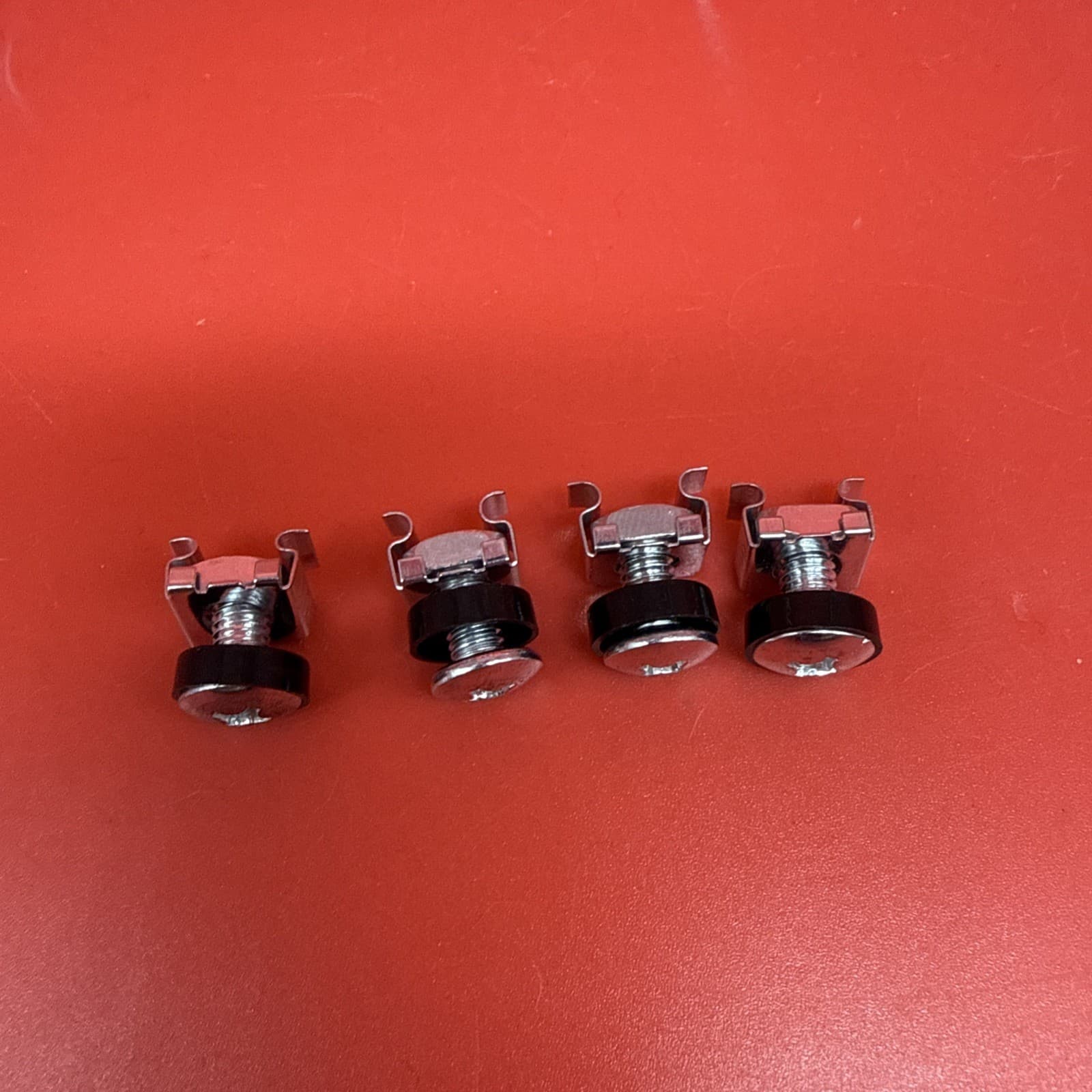 4 x Cage Nuts With Plastic Washers And Mounting Screws Nickel - Image 2