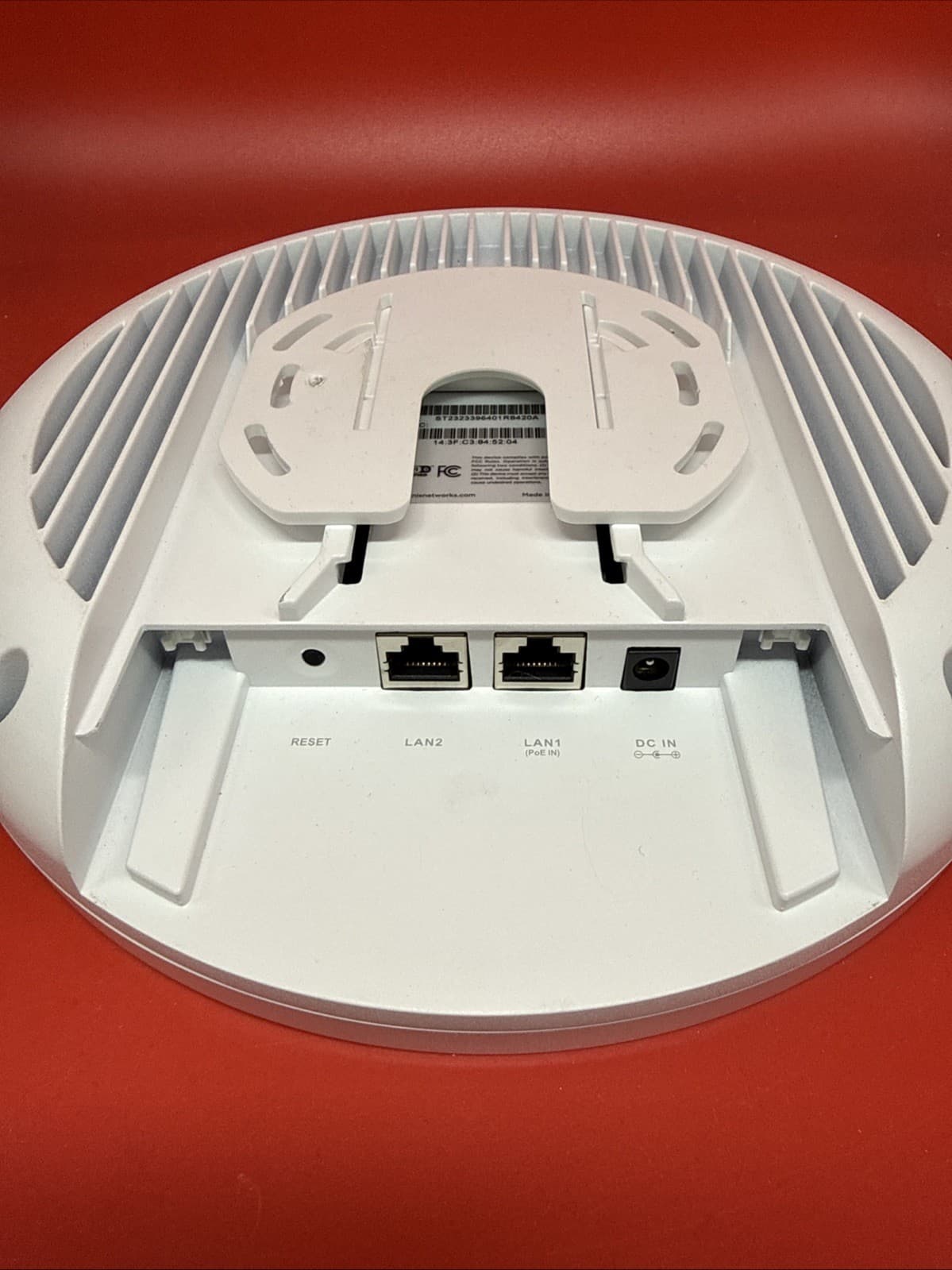 Araknis Networks AN-820-AP-I WiFi 6 Dual-Band Wireless Access Point Used White - Image 4