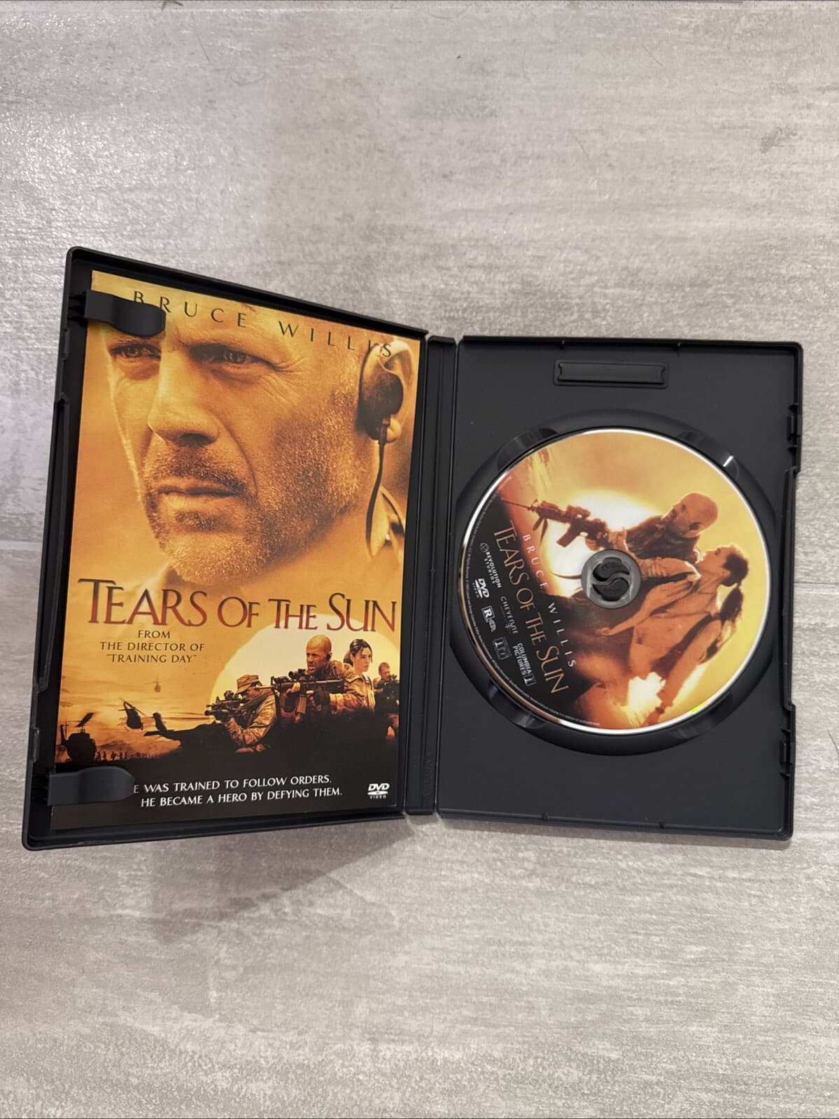 Tears of the Sun (DVD, 2003) - Image 3