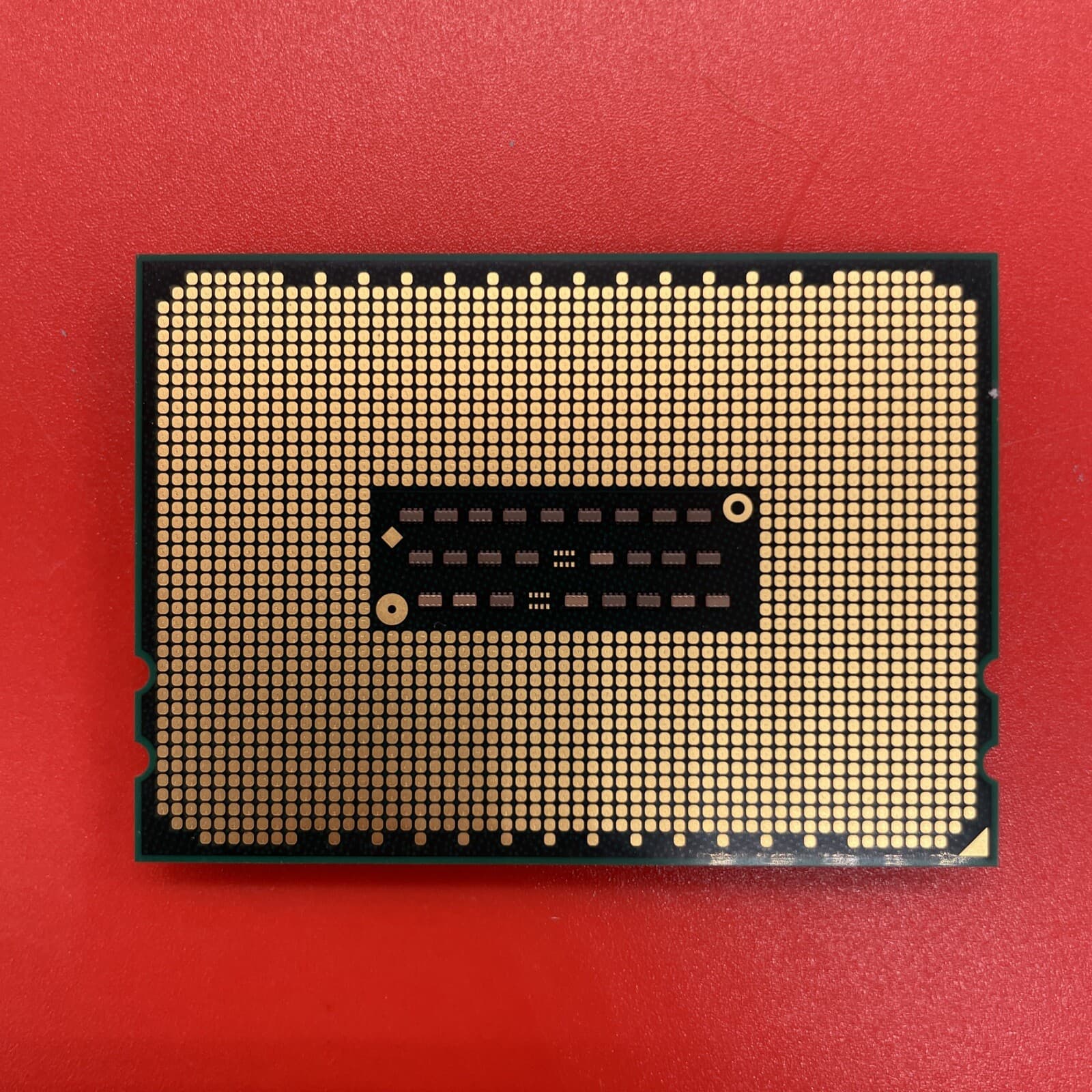 AMD Opteron OS6348WKTCGHK 12 Core 2.8 GHz 16MB Server Processor 12 MB Socket G34 - Image 2