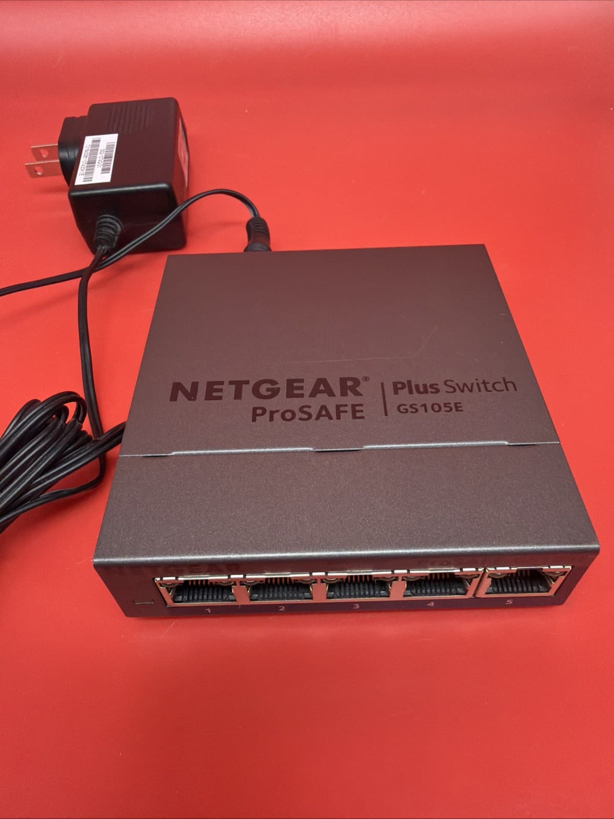 NetGear  ProSafe Plus (GS105E-100NAS) 5-Ports External Ethernet Switch - Image 2