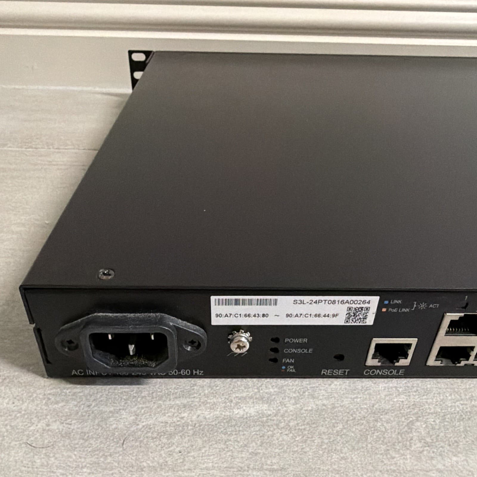 Pakedge 24 Port Layer 3 Lite Managed Switch PoE+ 370W 4x 10G SFP+ S3L-24P - Image 9