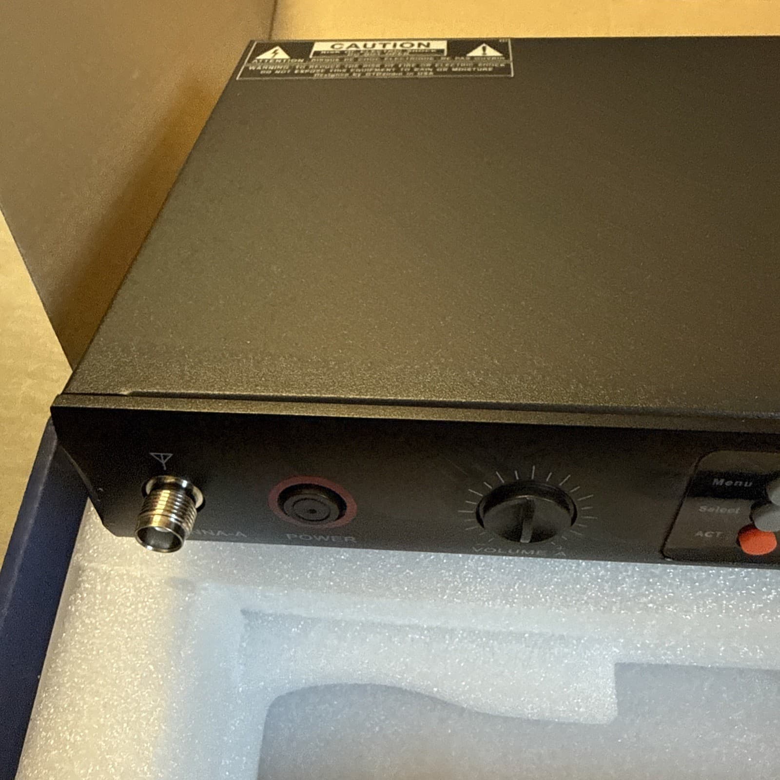 GTDaudio G-622H 2x100 Channel UHF Wireless Microphone System - Image 6
