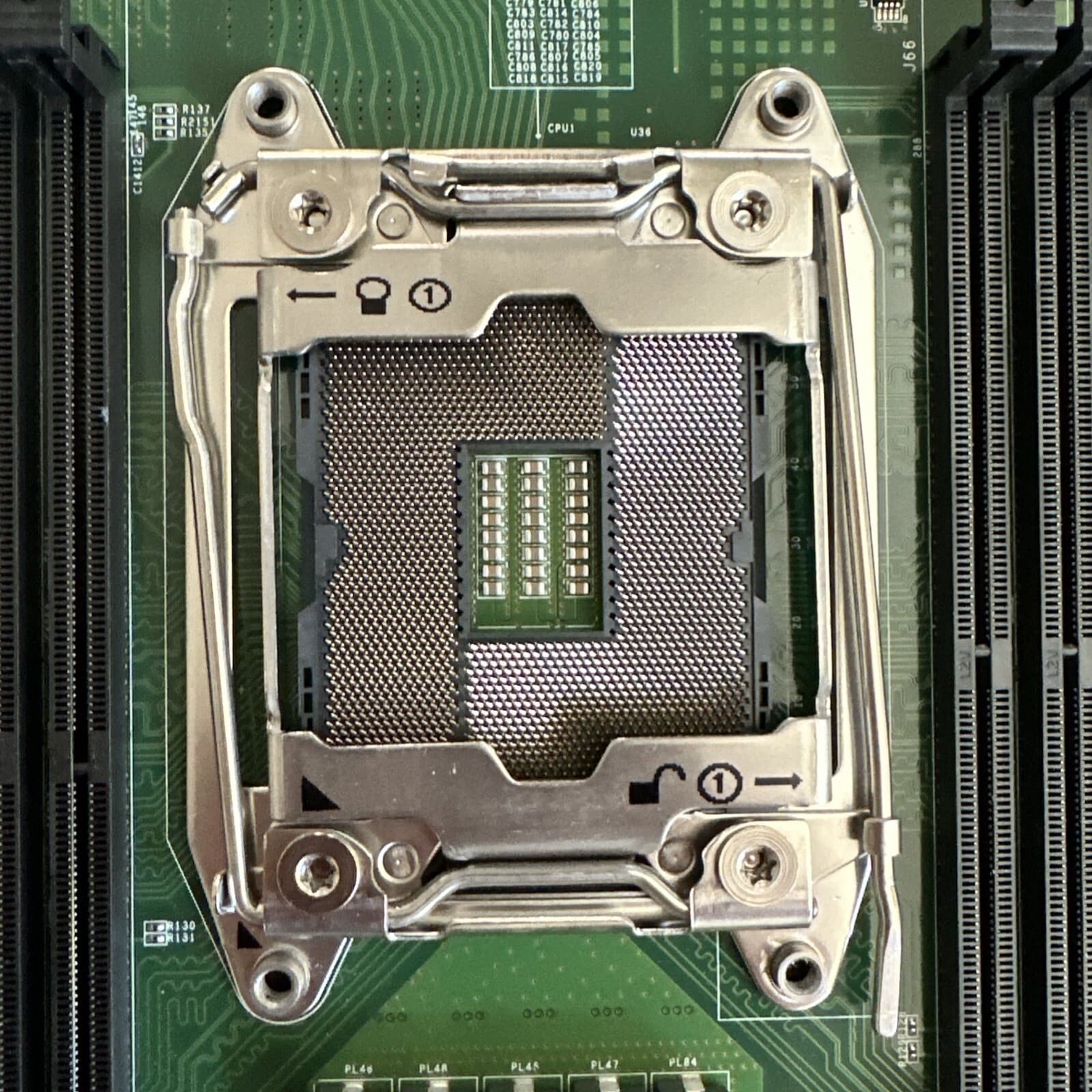 IBM 01YM718 01YM719 R0998-G0001-03 SAN Volume Controller Motherboard 2145-SV1 - Image 4