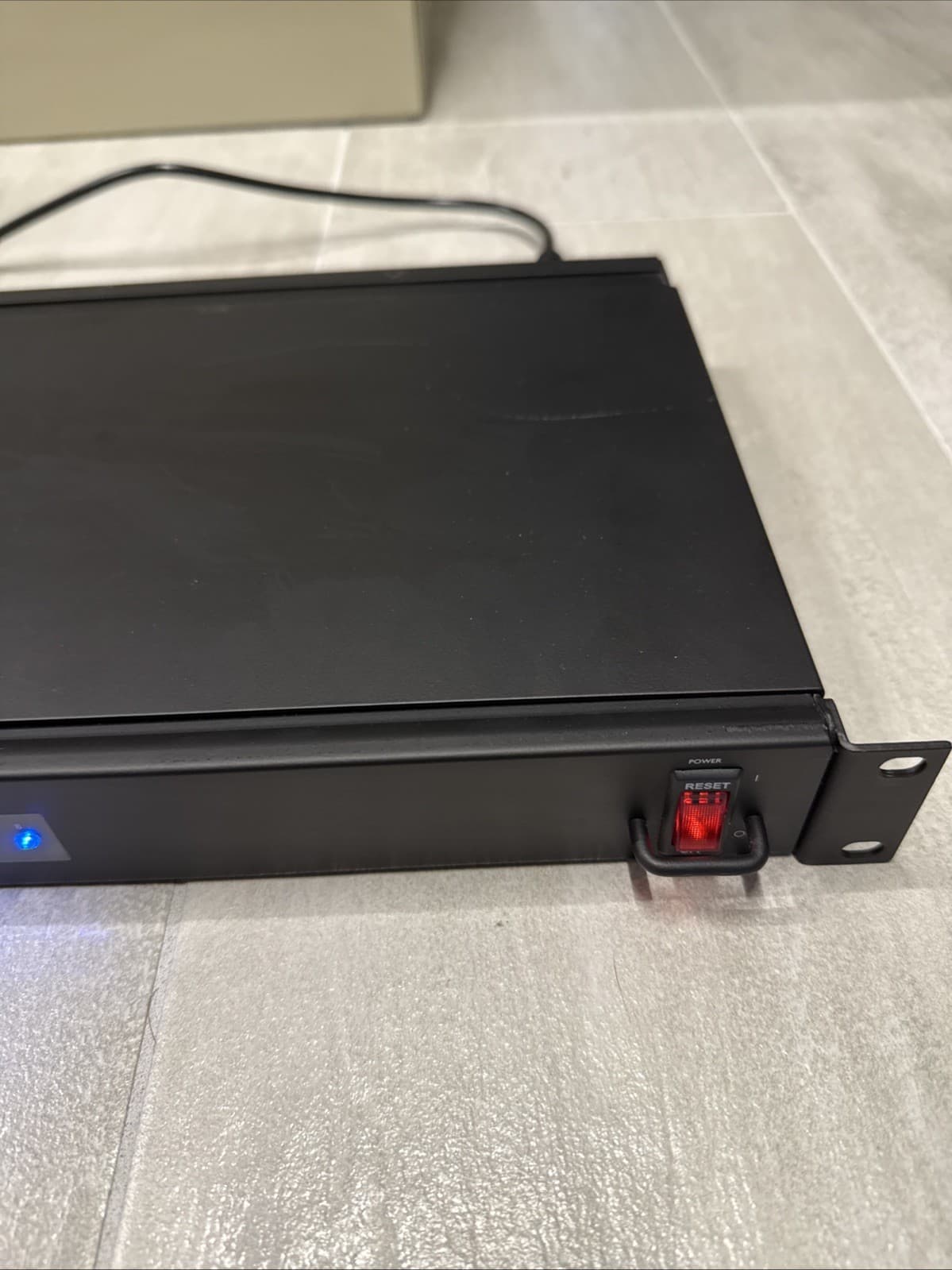Luxul PDU 8 Power Distribution Unit 8 controlled outlets 9 total PDU-08 PDU08 - Image 4
