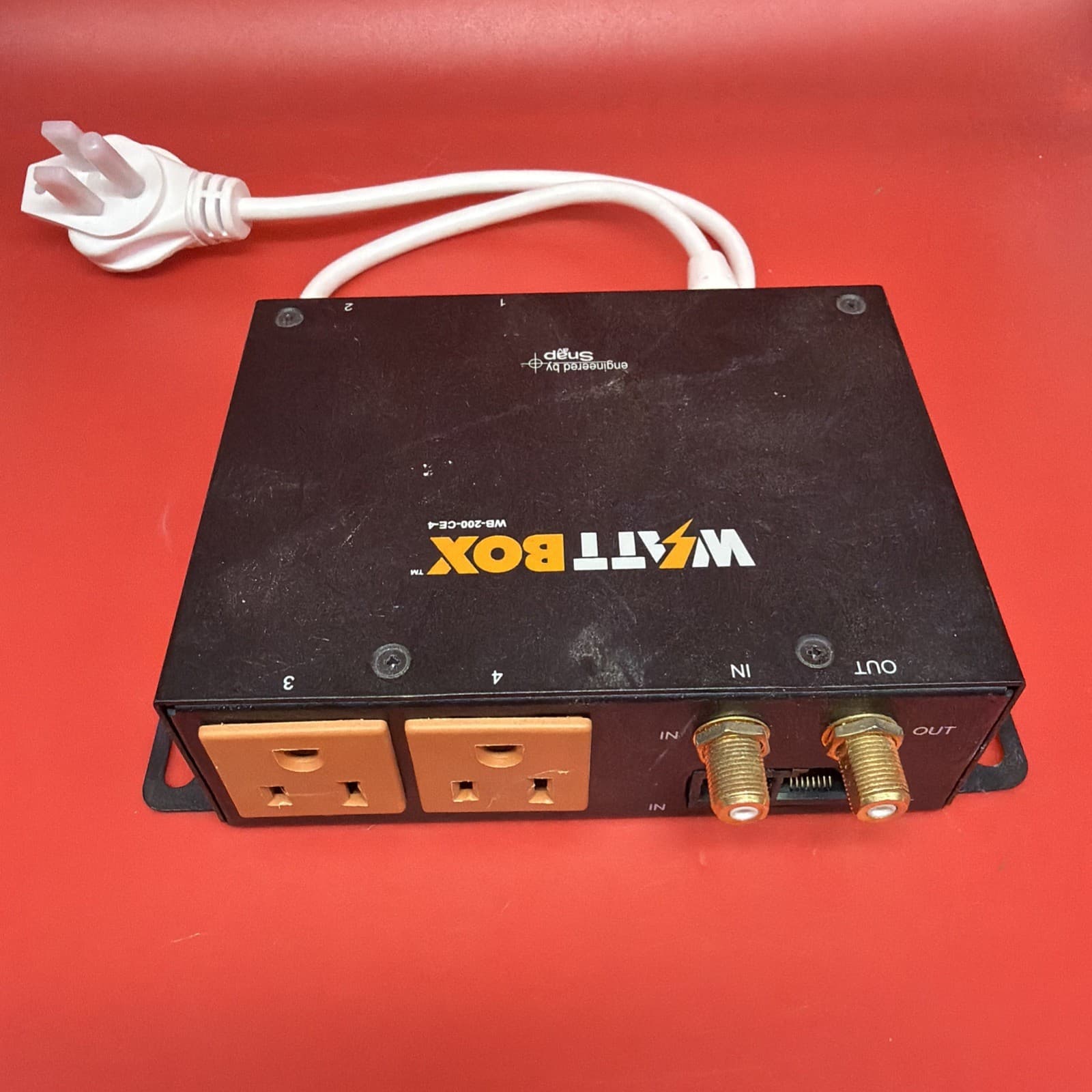 Snap WattBox WB-200-CE-4 Mounted Power Conditioner w/ 4 Outlets  - Image 4