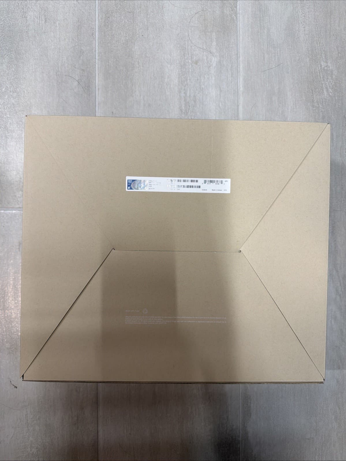 Ubiquiti UniFi UPS Tower UPS-Tower 1kVA 5 Backup Outlets 5 Surge Outlets Battery - Image 2