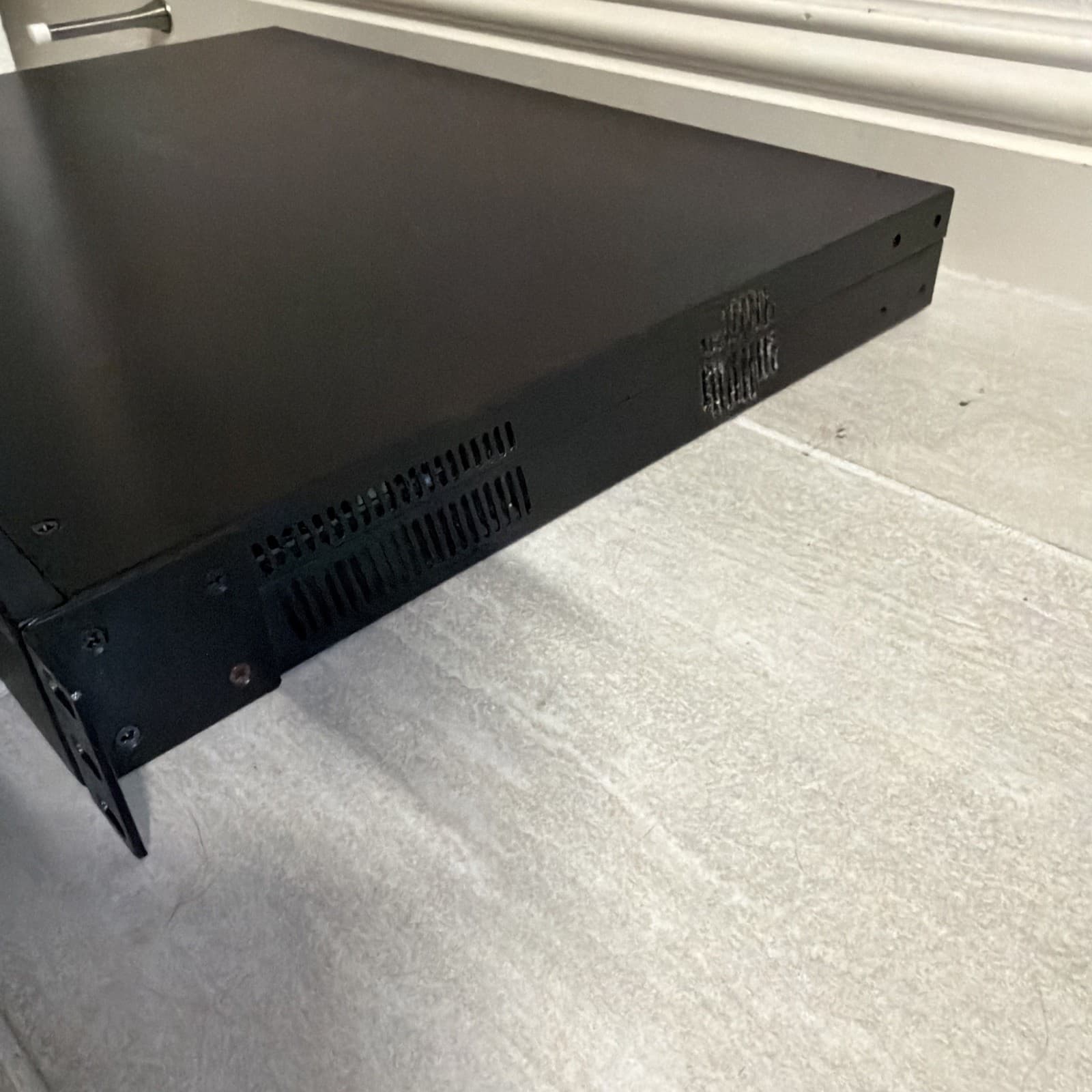 Pakedge 24 Port Layer 3 Lite Managed Switch PoE+ 370W 4x 10G SFP+ S3L-24P - Image 7