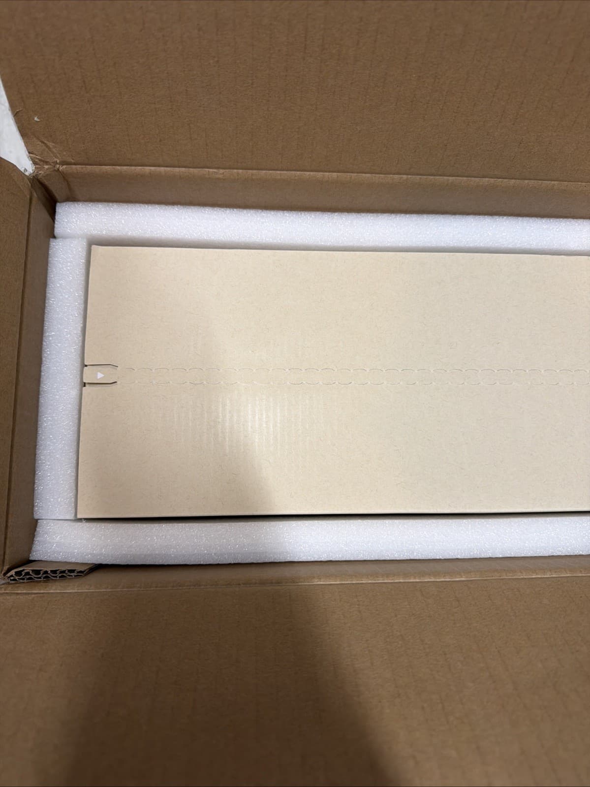 Ubiquiti UniFi UPS Tower UPS-Tower 1kVA 5 Backup Outlets 5 Surge Outlets Battery - Image 5