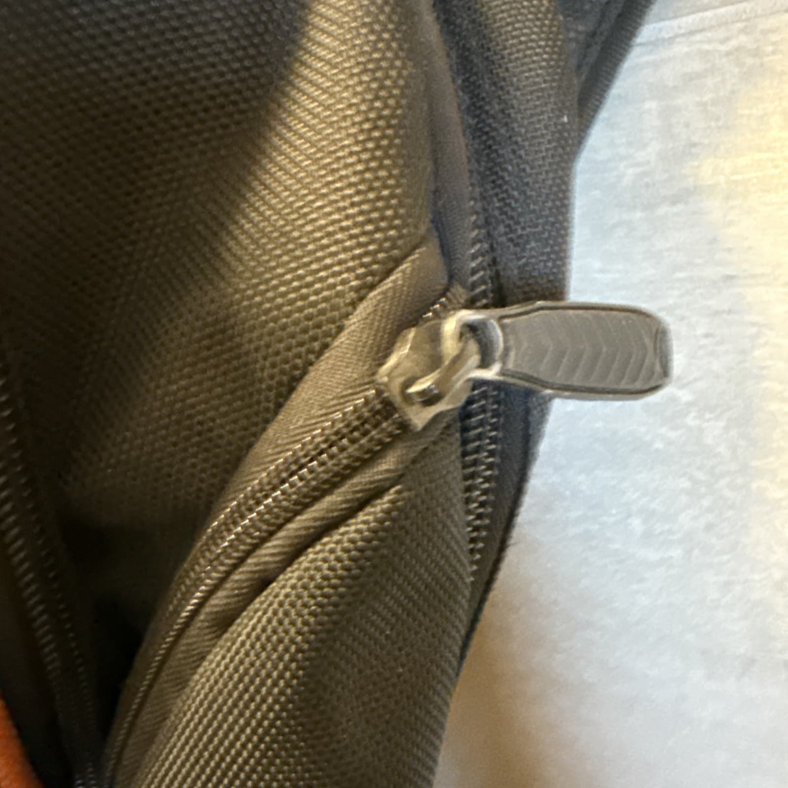 KLEIN 55603 TRADESMAN PRO TABLET BACKPACK used - Image 12