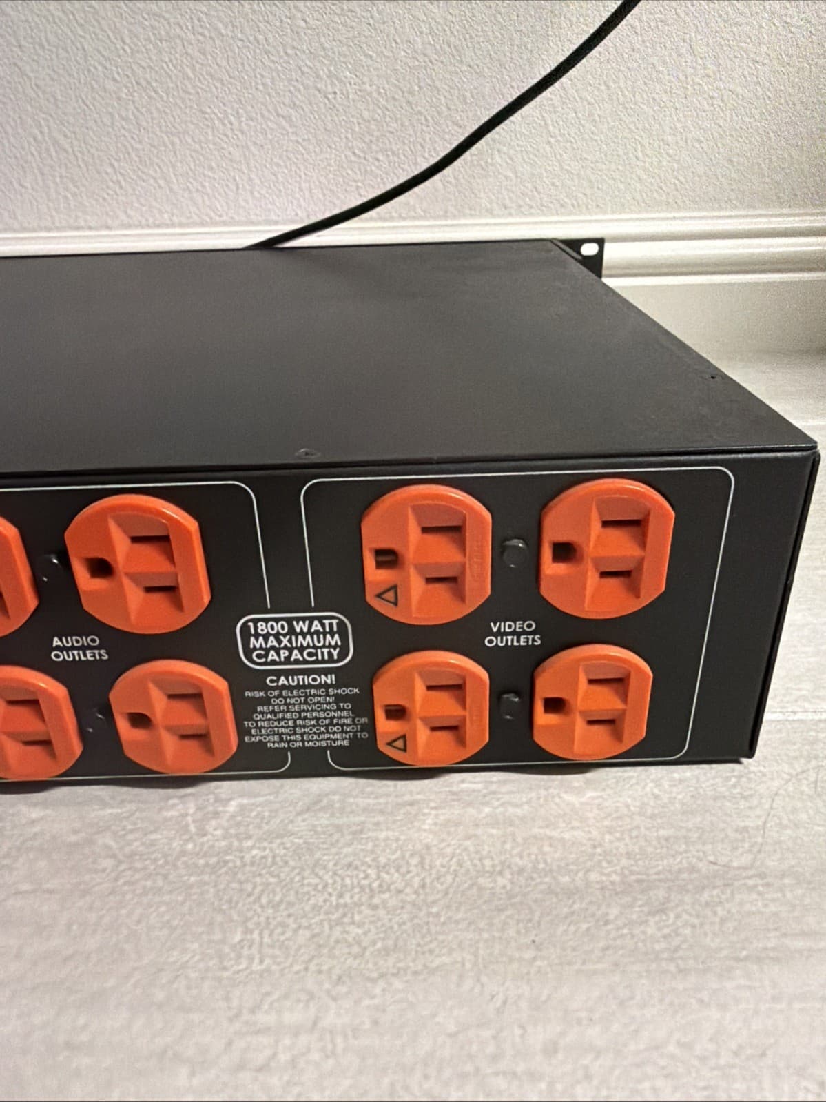 Furman Elite-15 PF i 13-Outlet Ultra Linear AC Power Source Elite-15 PFI - Image 9