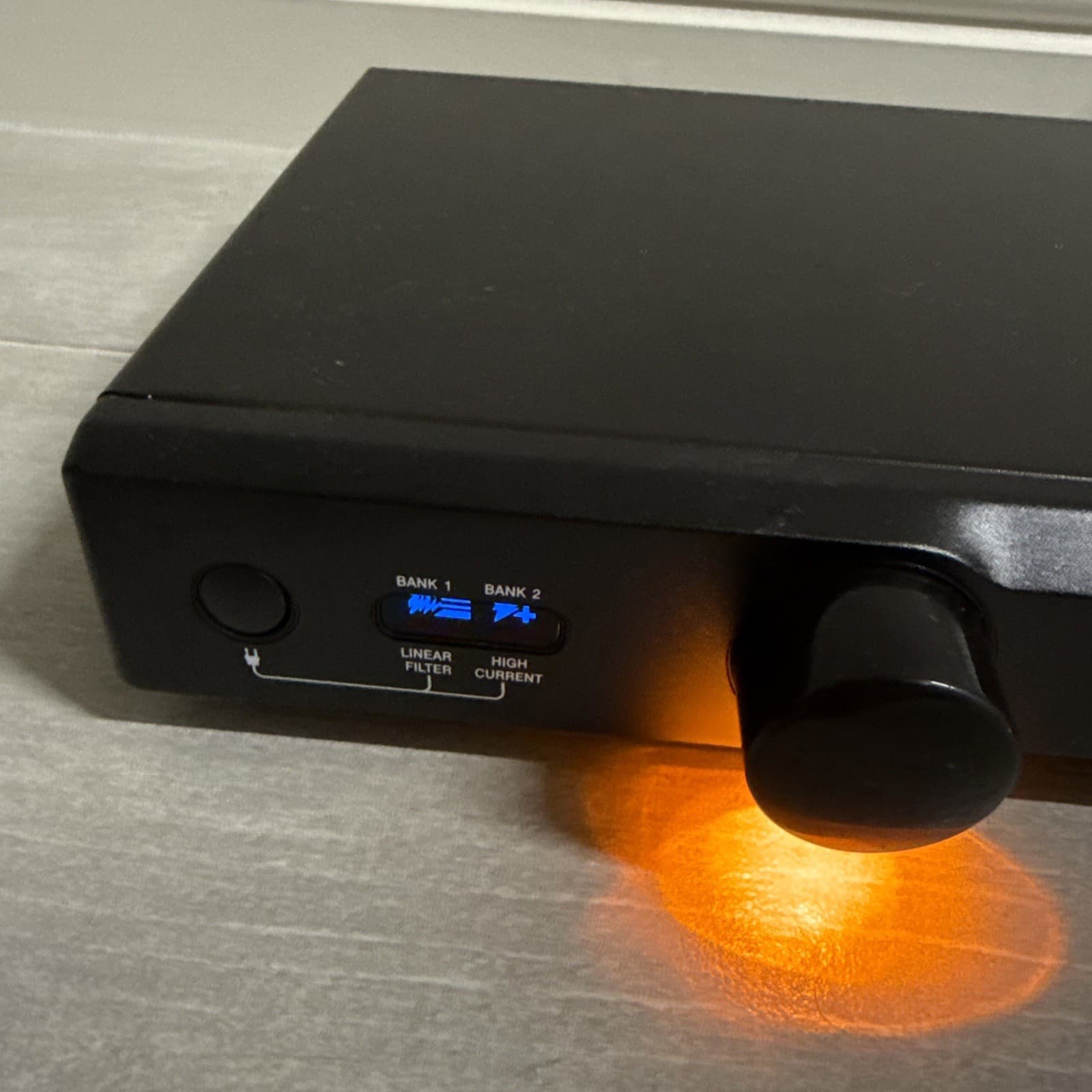 Panamax M4300-PM Home Theater Power Line Conditioner and Surge Protector Indoor - Image 2