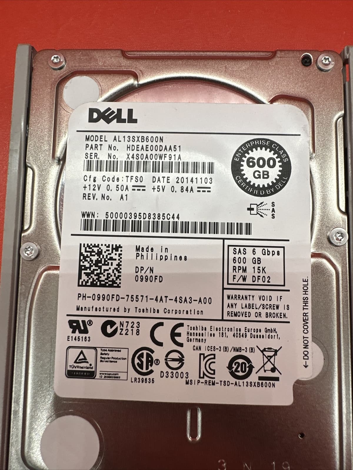 Dell 990FD 0990FD 600GB 15K SAS 2.5 Hard Drive In Dell Tray AL13SXB600N Silver - Image 2