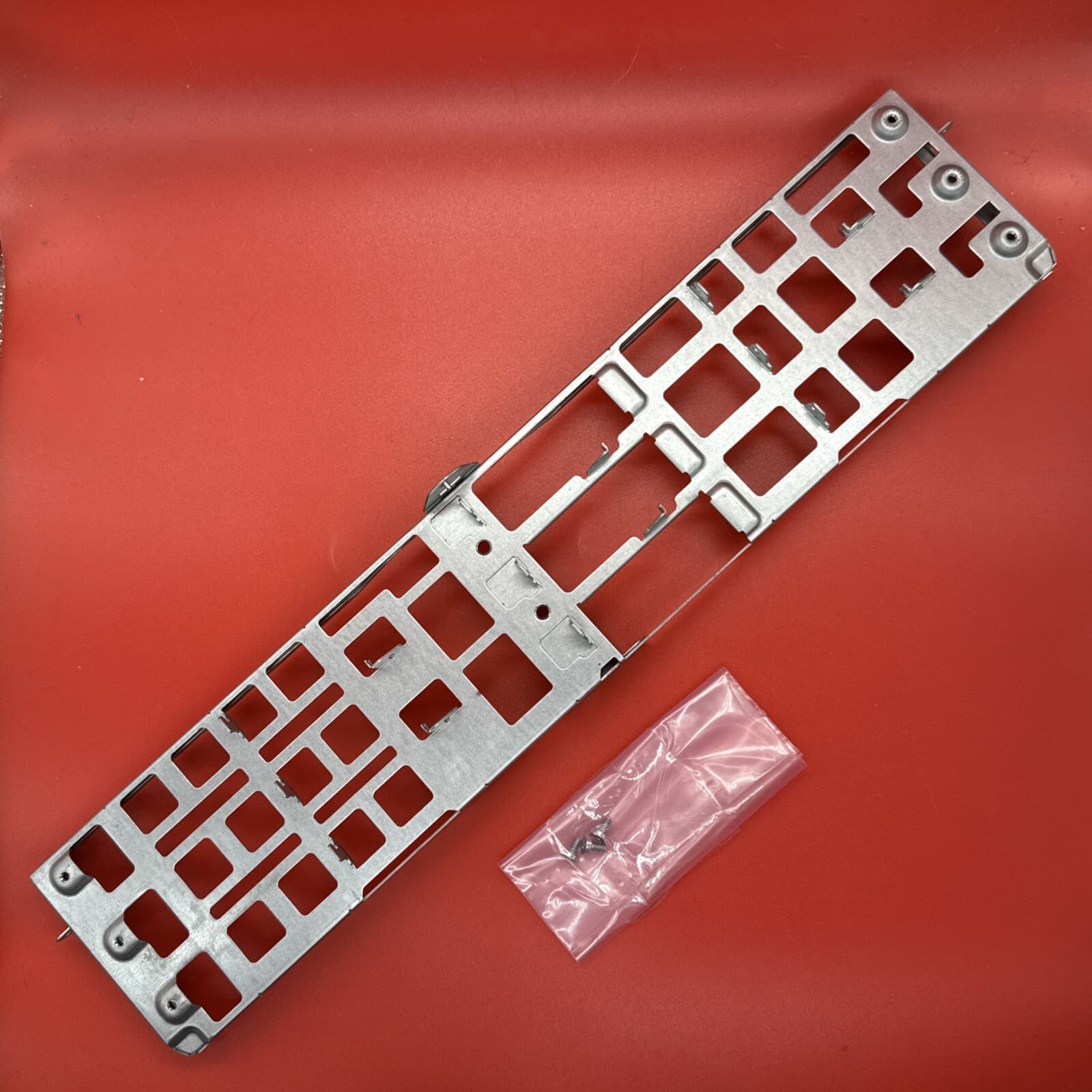 HPe 12 Bay LFF Backplane Bracket With Mounting Screws 875082-001 Board - Image 5