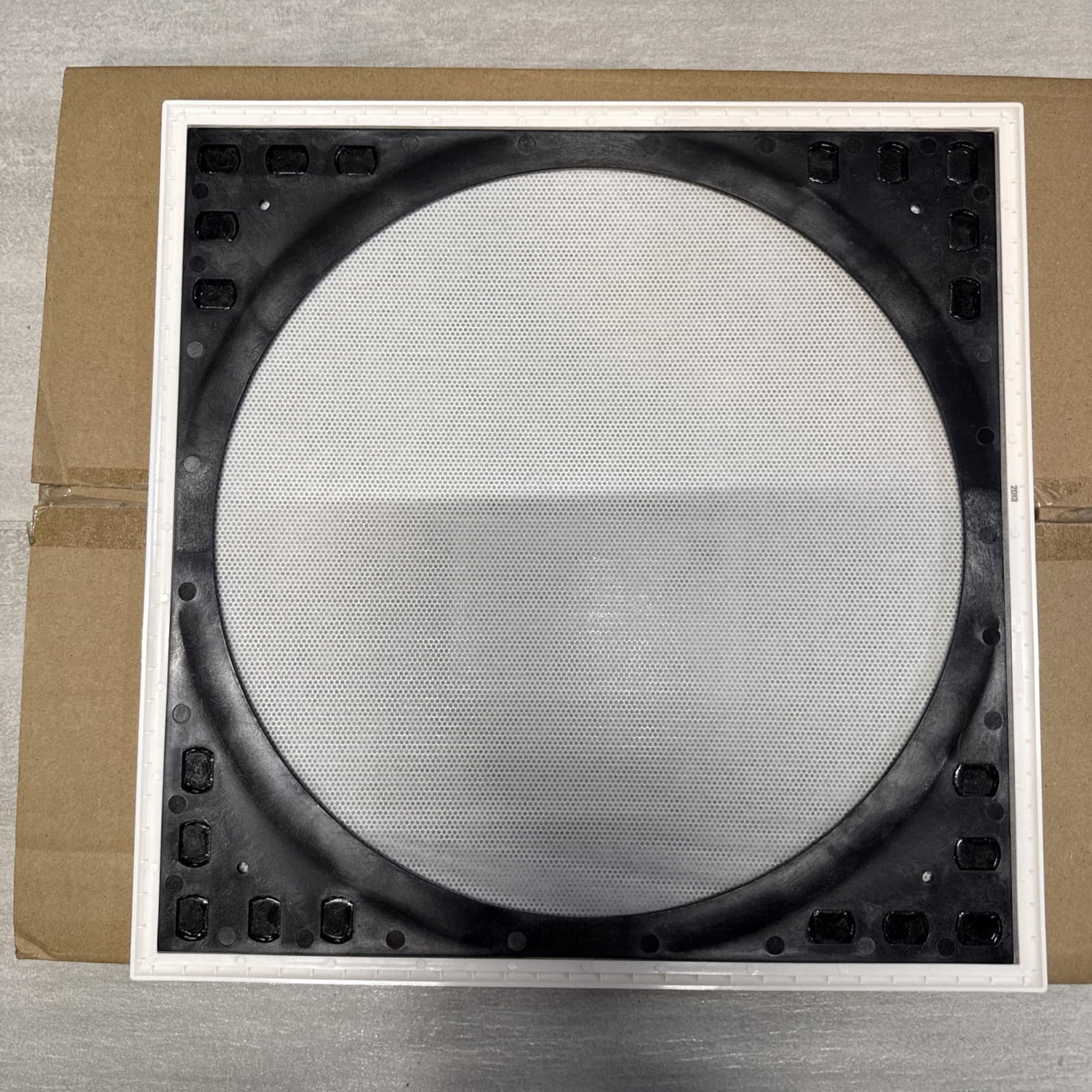 Sonance VP8SQ SQUARE ADAPTER W/GRILLE Single Visual Performance VP8SQ Square - Image 6