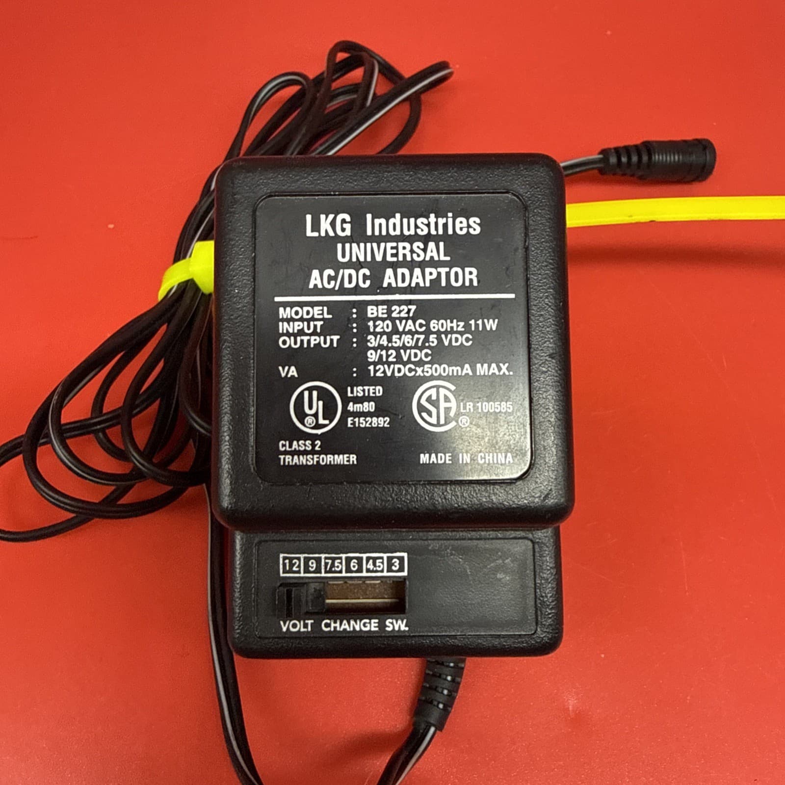 LKG Industries Universal AC Adapter BE 227 120VAC 60Hz 11w - Image 2