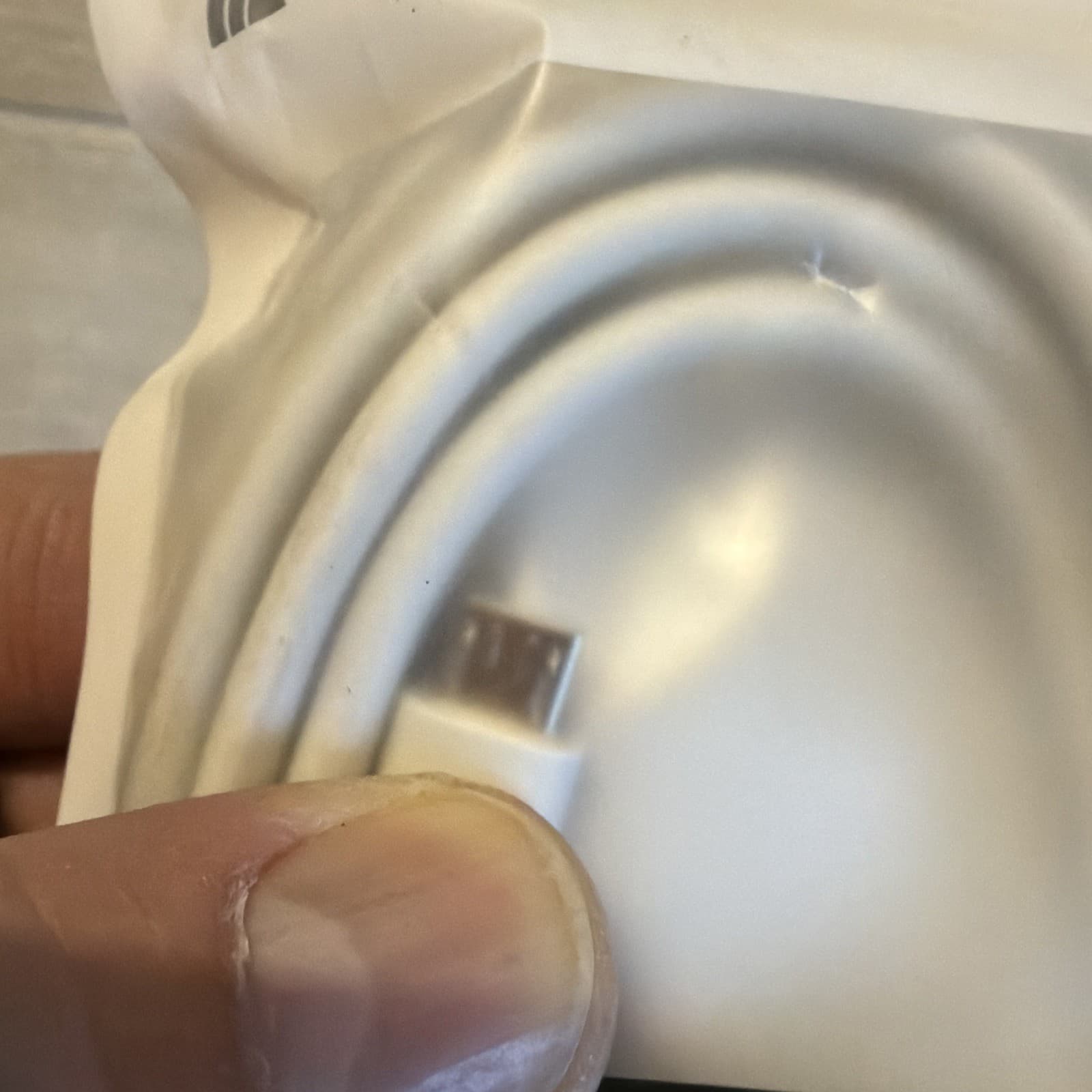 Inland USB 2.0 A-Micro 10ft White Sync And Charge Cable - Image 5