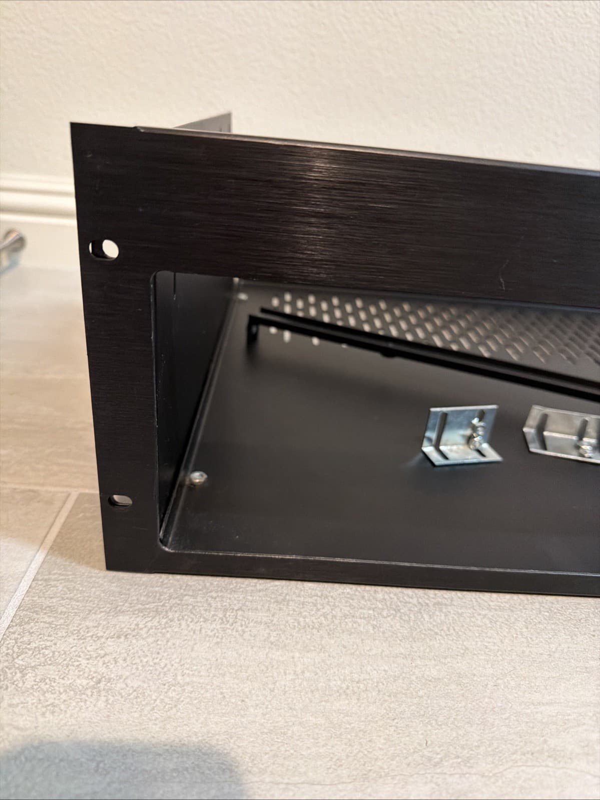 Integra CDC 3.4 Rack Mount Kit Middle Atlantic - Image 2