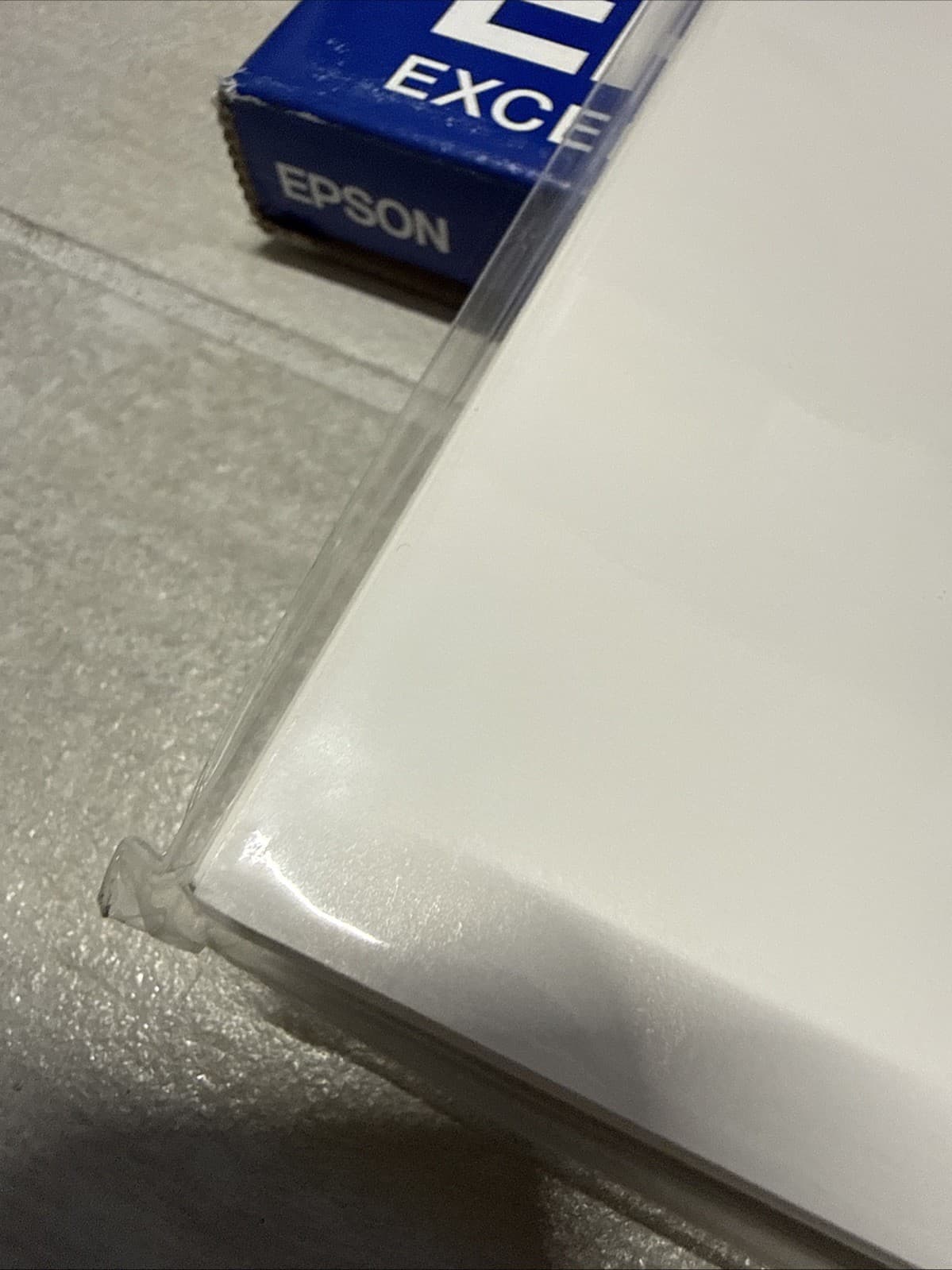 Epson Ultra Premium Presentation Paper Matte 17x22" 50 pack new w/ bent corners - Image 3