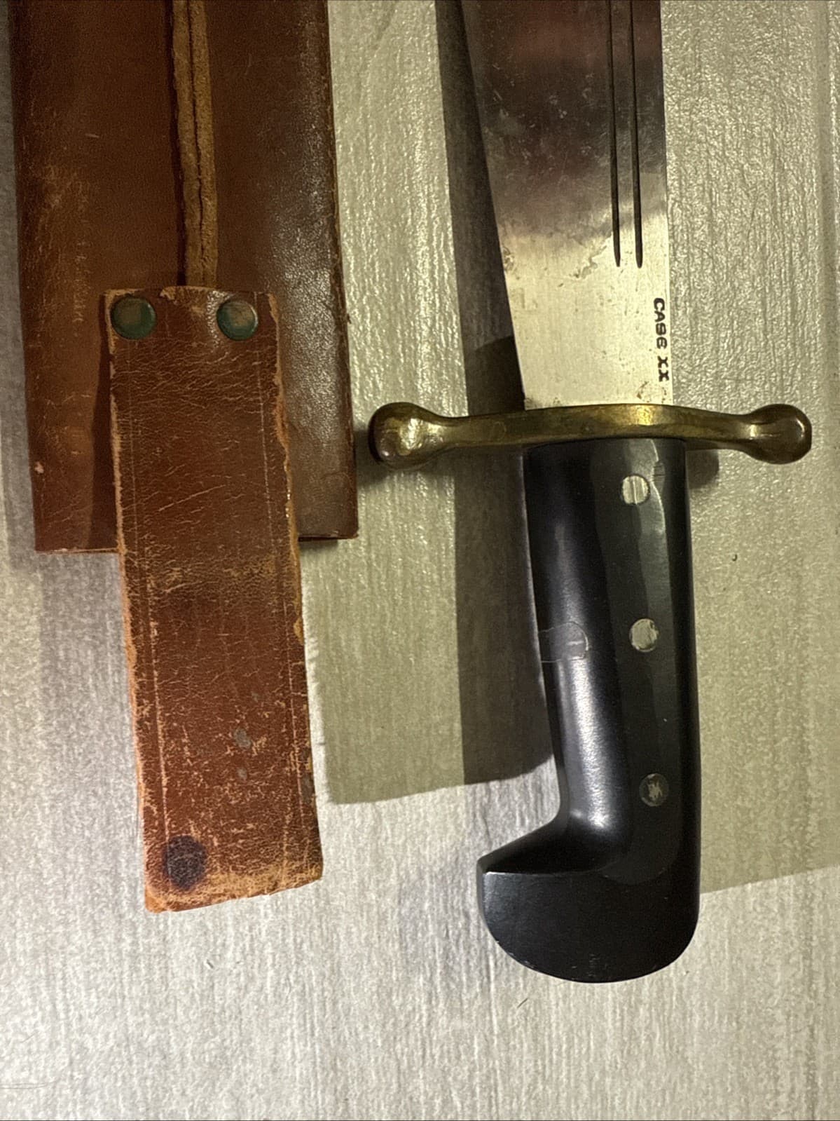 Original U.S. WWII Case XX V44 Pilot Survival Kit Bowie Knife With Scabbard - Image 4