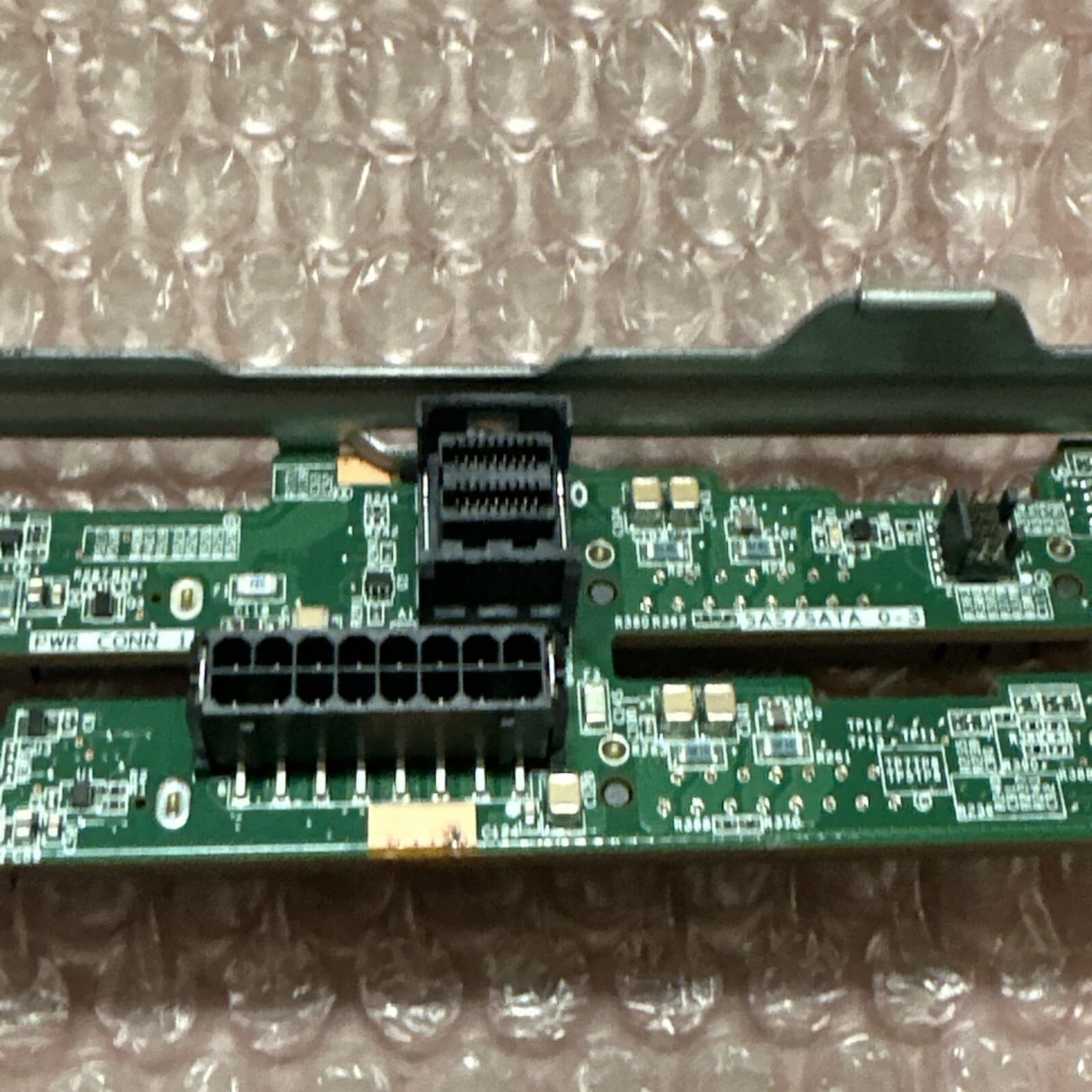 Lenovo 01PE982 HR630x 1U 2.5 2 Bay + 8 ANYBAY HS Backplane SAS SATA NVME Board - Image 6